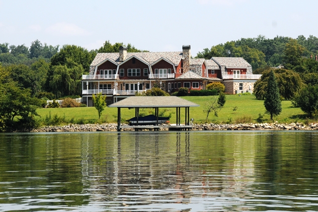 Tennessee Lake Homes