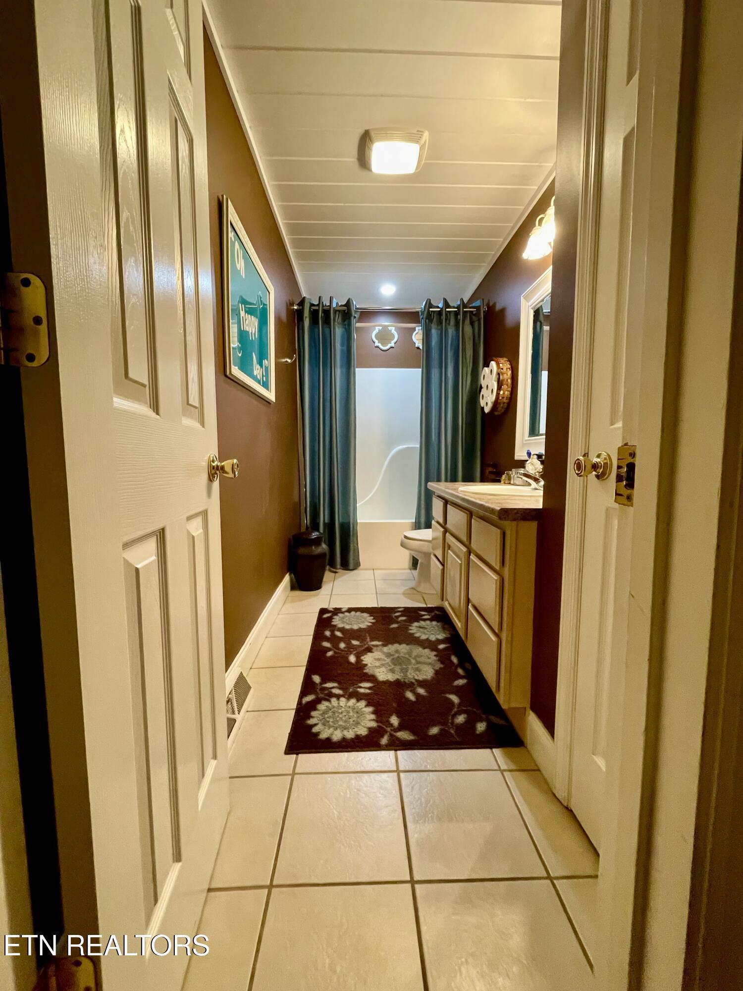 3415 Lakeshore Church Rd, Louisville, TN - Fort Loudoun and Tellico Lake Real Estate - Image# 23