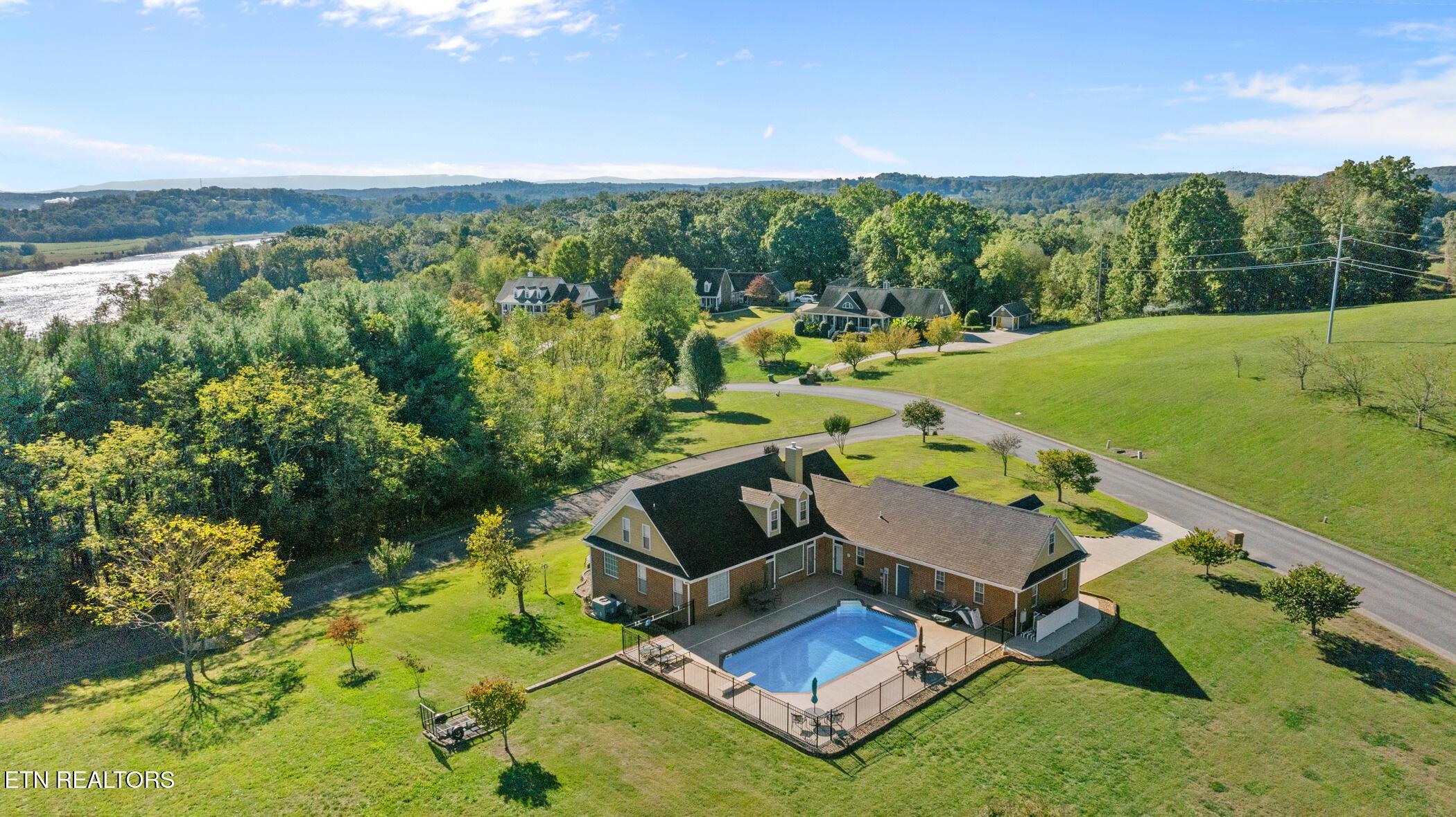 111 & 121 Riesling Court, Loudon, TN - Fort Loudoun and Tellico Lake Real Estate - Image# 3
