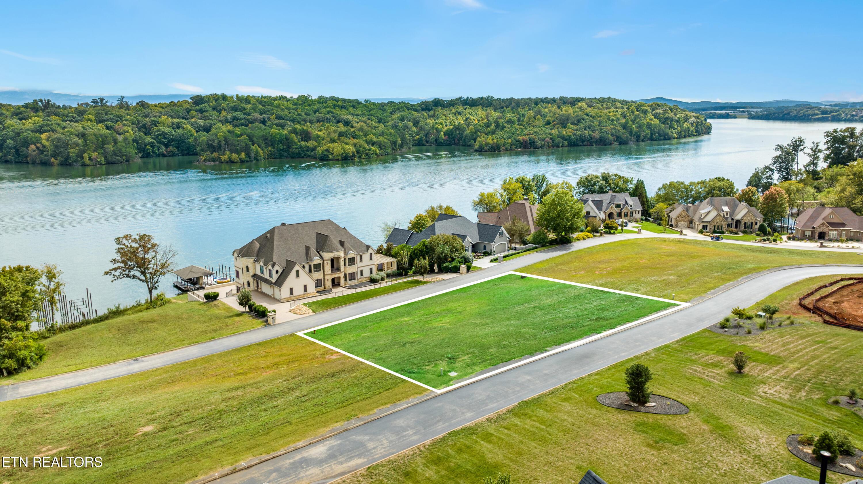 130 Starling Drive, Vonore, TN - Fort Loudoun and Tellico Lake Real Estate - Image# 2