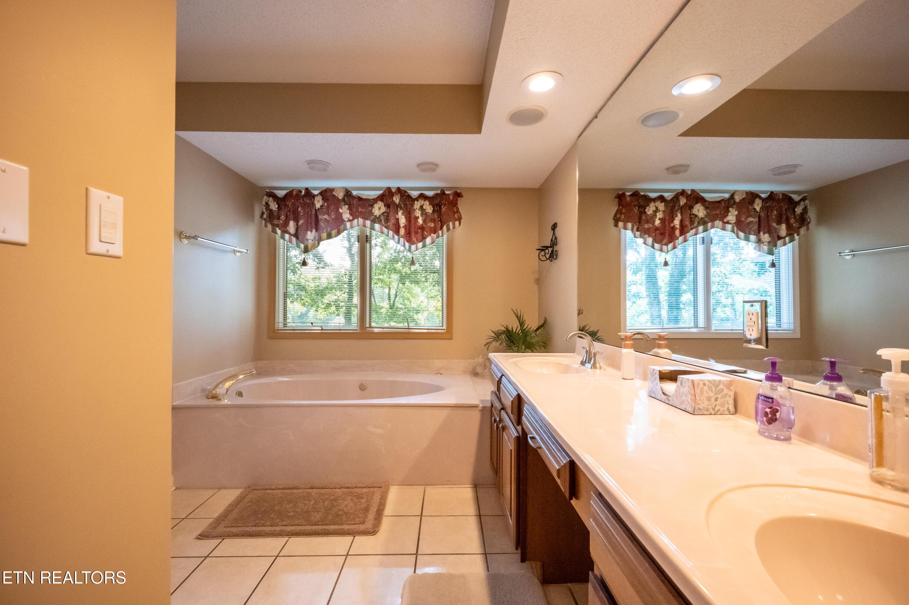 180 Oonoga Way, Loudon, TN - Fort Loudoun and Tellico Lake Real Estate - Image# 15