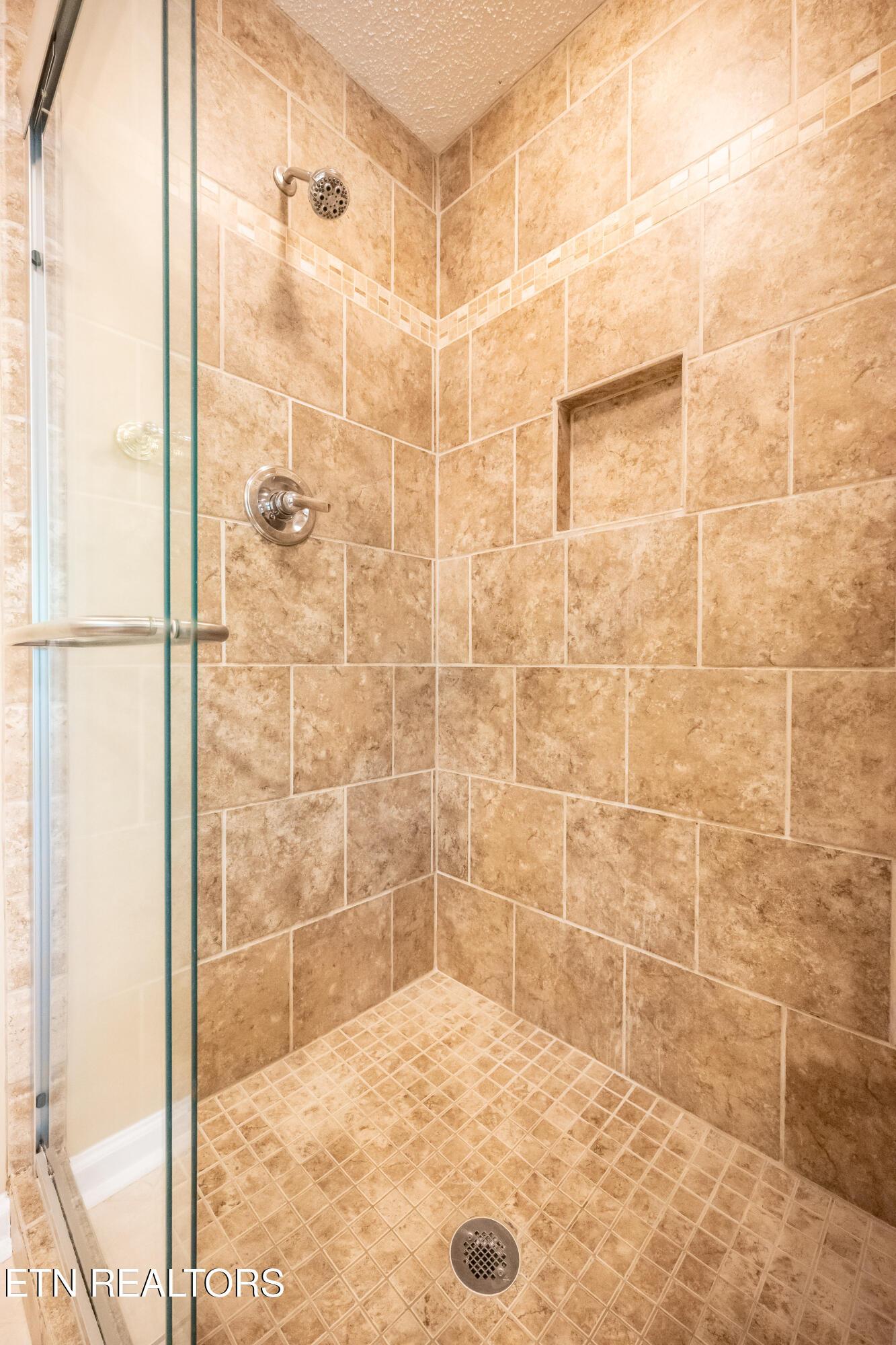 180 Oonoga Way, Loudon, TN - Fort Loudoun and Tellico Lake Real Estate - Image# 16