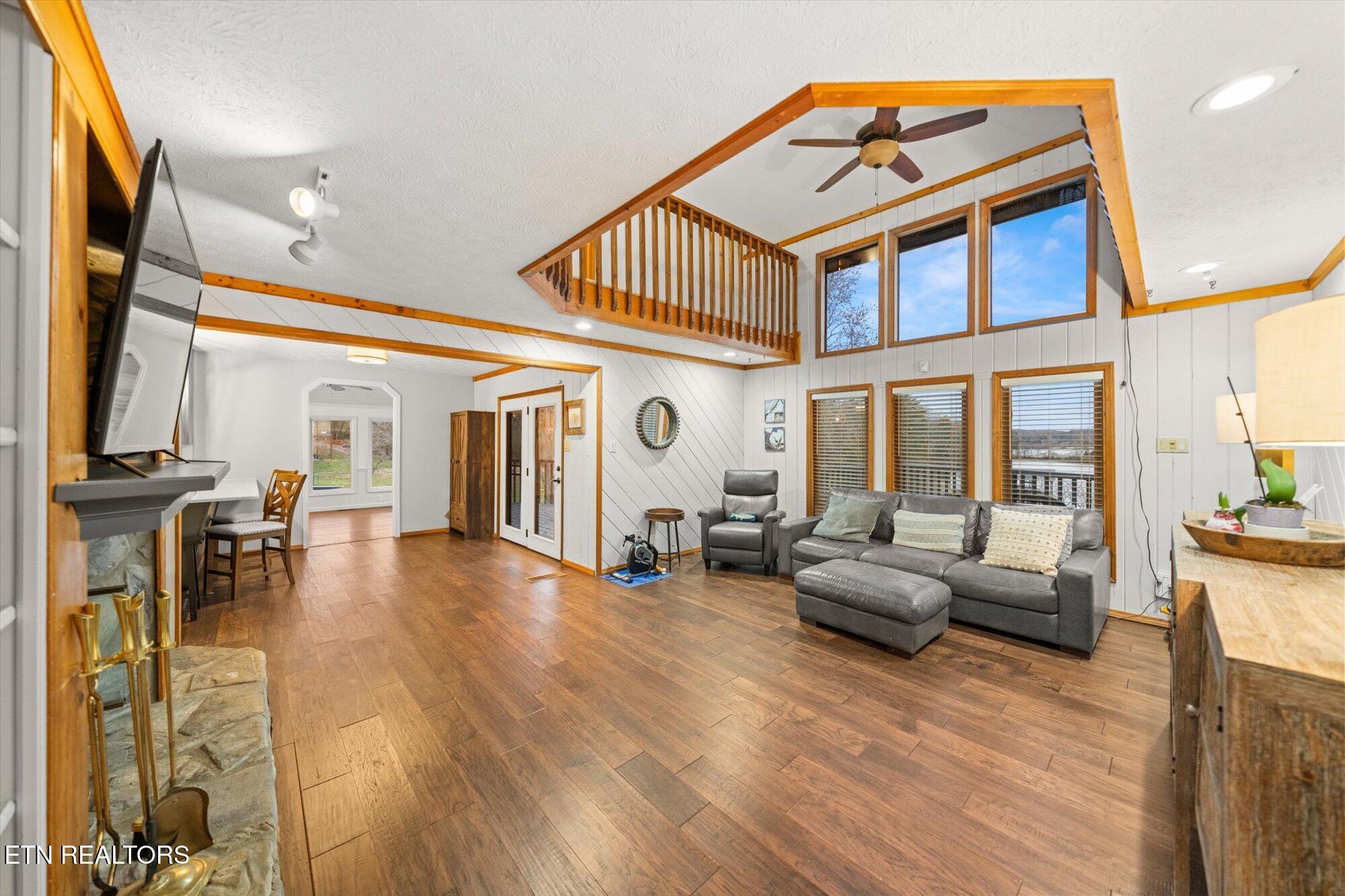 2092 Lakewood Drive, Loudon, TN - Fort Loudoun and Tellico Lake Real Estate - Image# 8