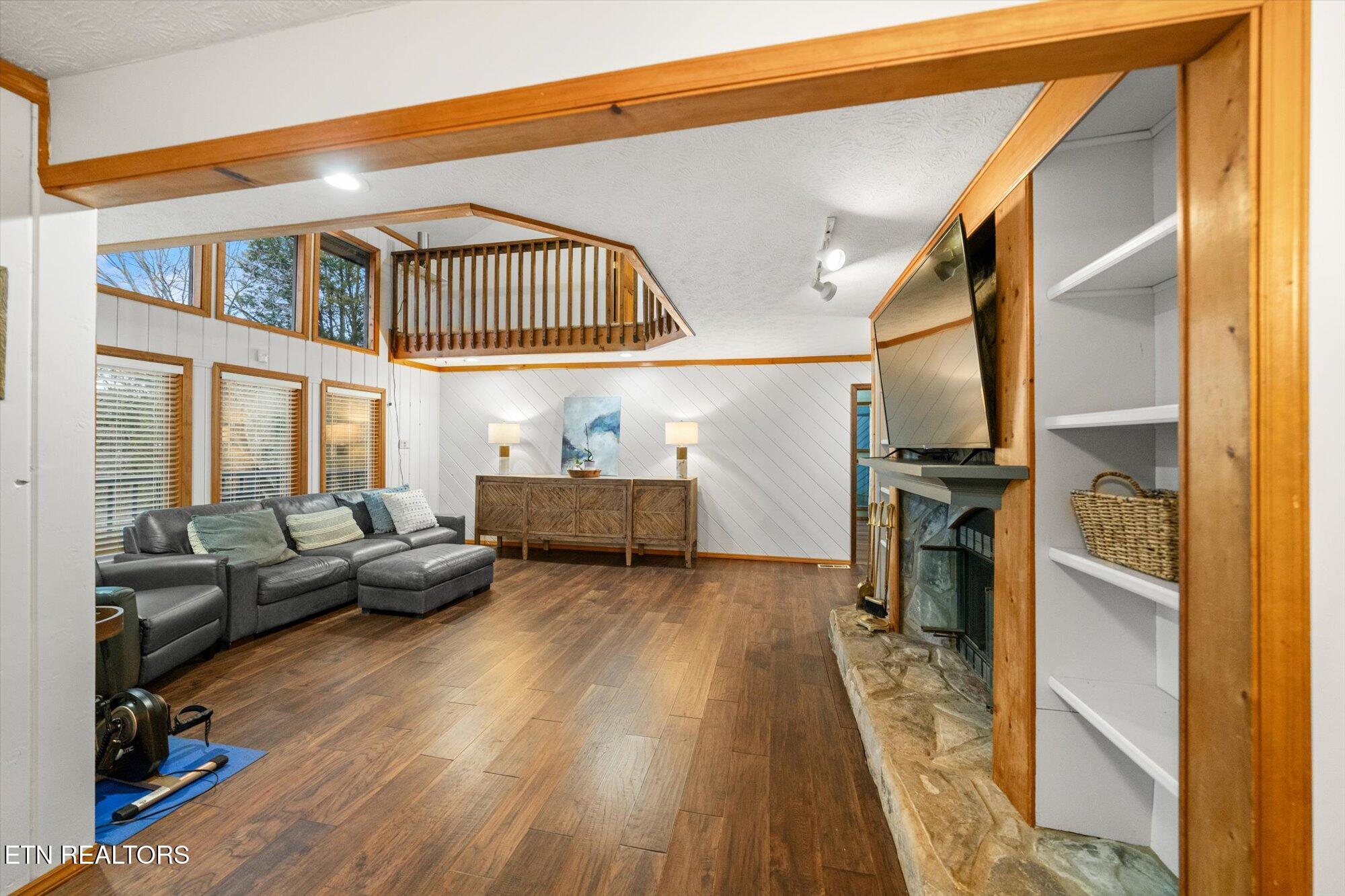 2092 Lakewood Drive, Loudon, TN - Fort Loudoun and Tellico Lake Real Estate - Image# 9