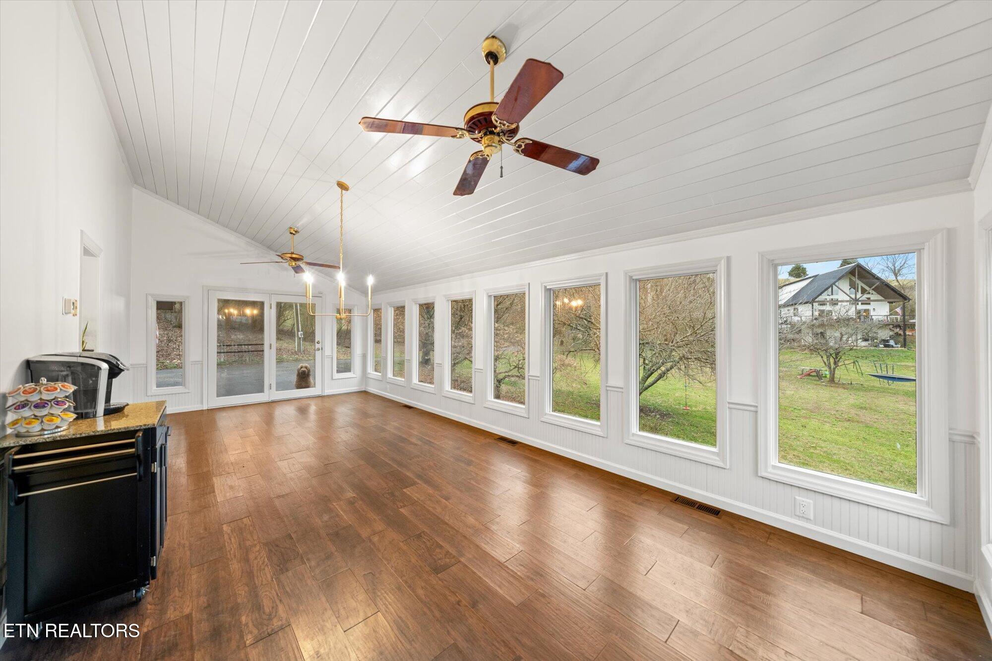 2092 Lakewood Drive, Loudon, TN - Fort Loudoun and Tellico Lake Real Estate - Image# 13