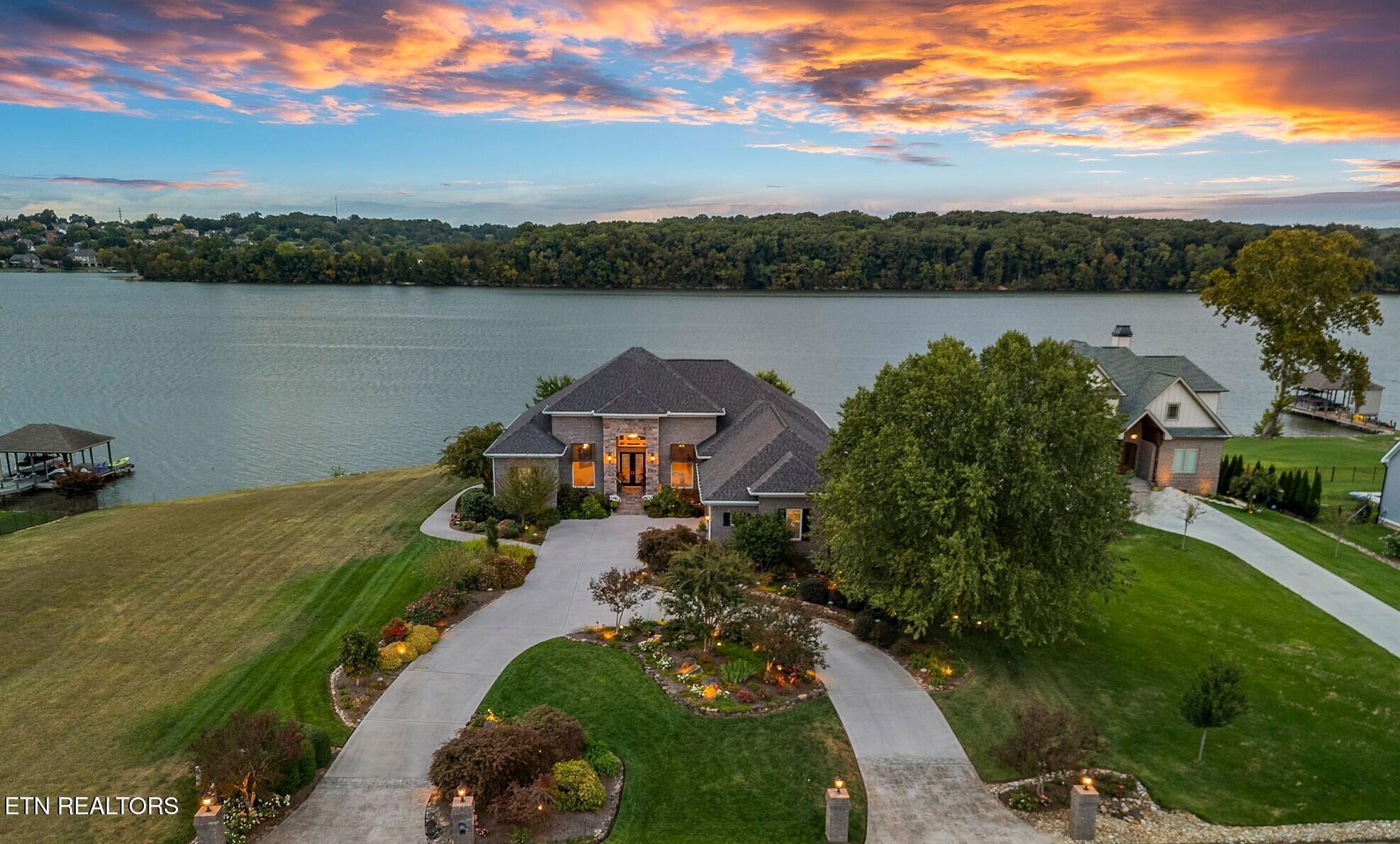 3726 Promontory Point, Louisville, TN