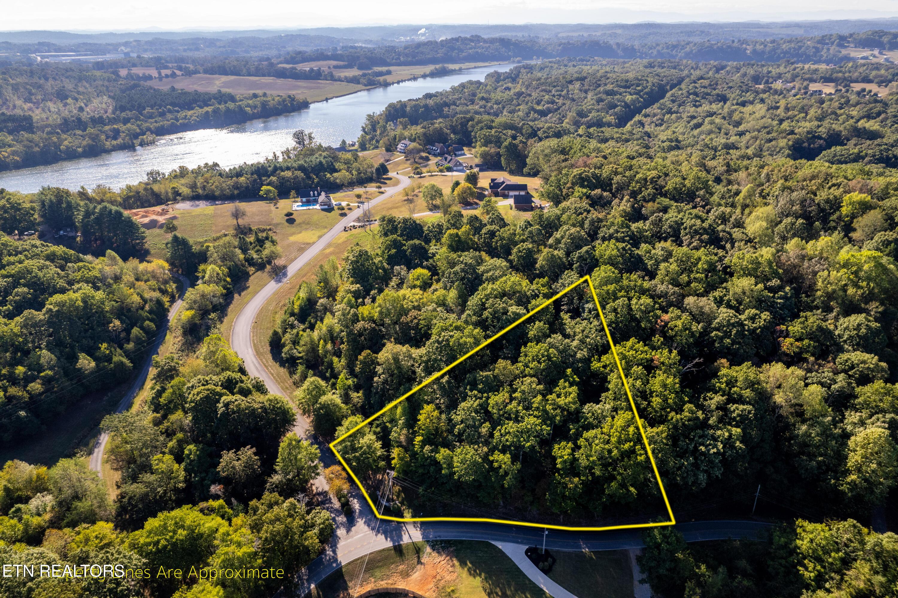 110 Vineyard Cove Drive, Loudon, TN - Fort Loudoun and Tellico Lake Real Estate - Image# 1