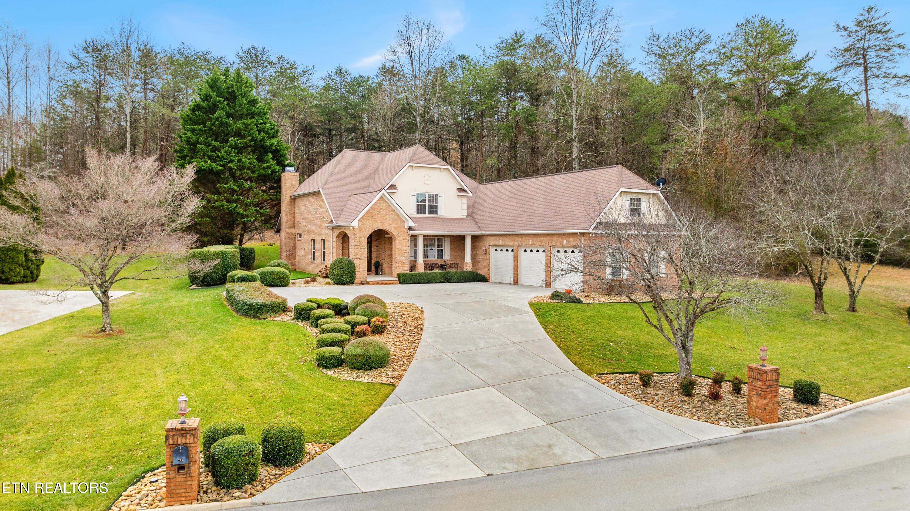 725 Wood Duck Drive, Vonore, TN - Fort Loudoun and Tellico Lake Real Estate - Image# 2