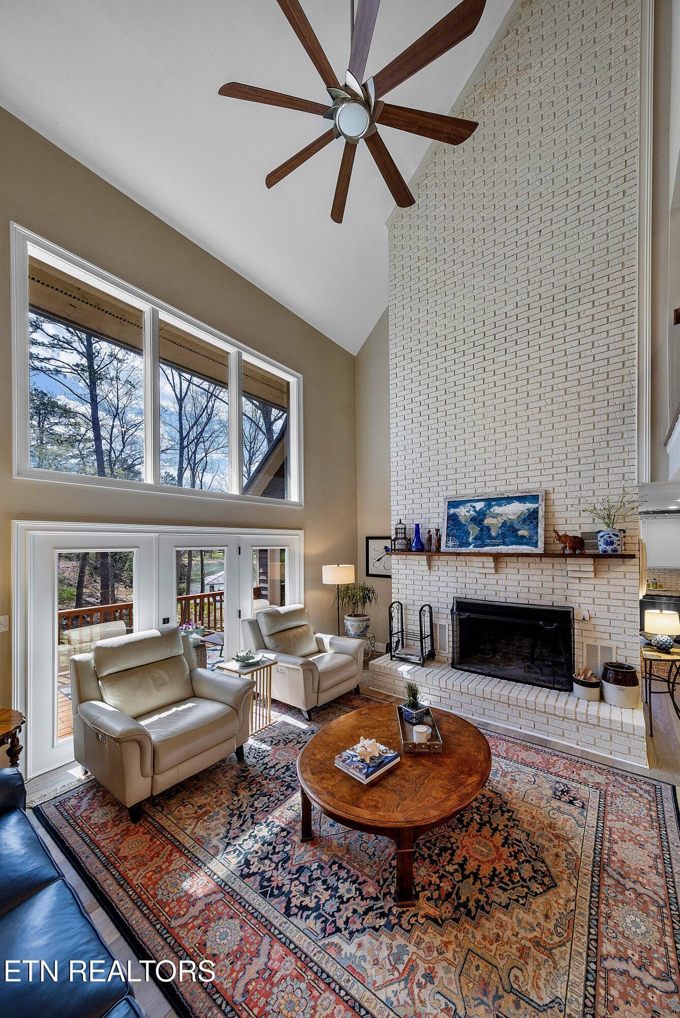202 Spring View Drive, Lenoir City, TN - Fort Loudoun and Tellico Lake Real Estate - Image# 3