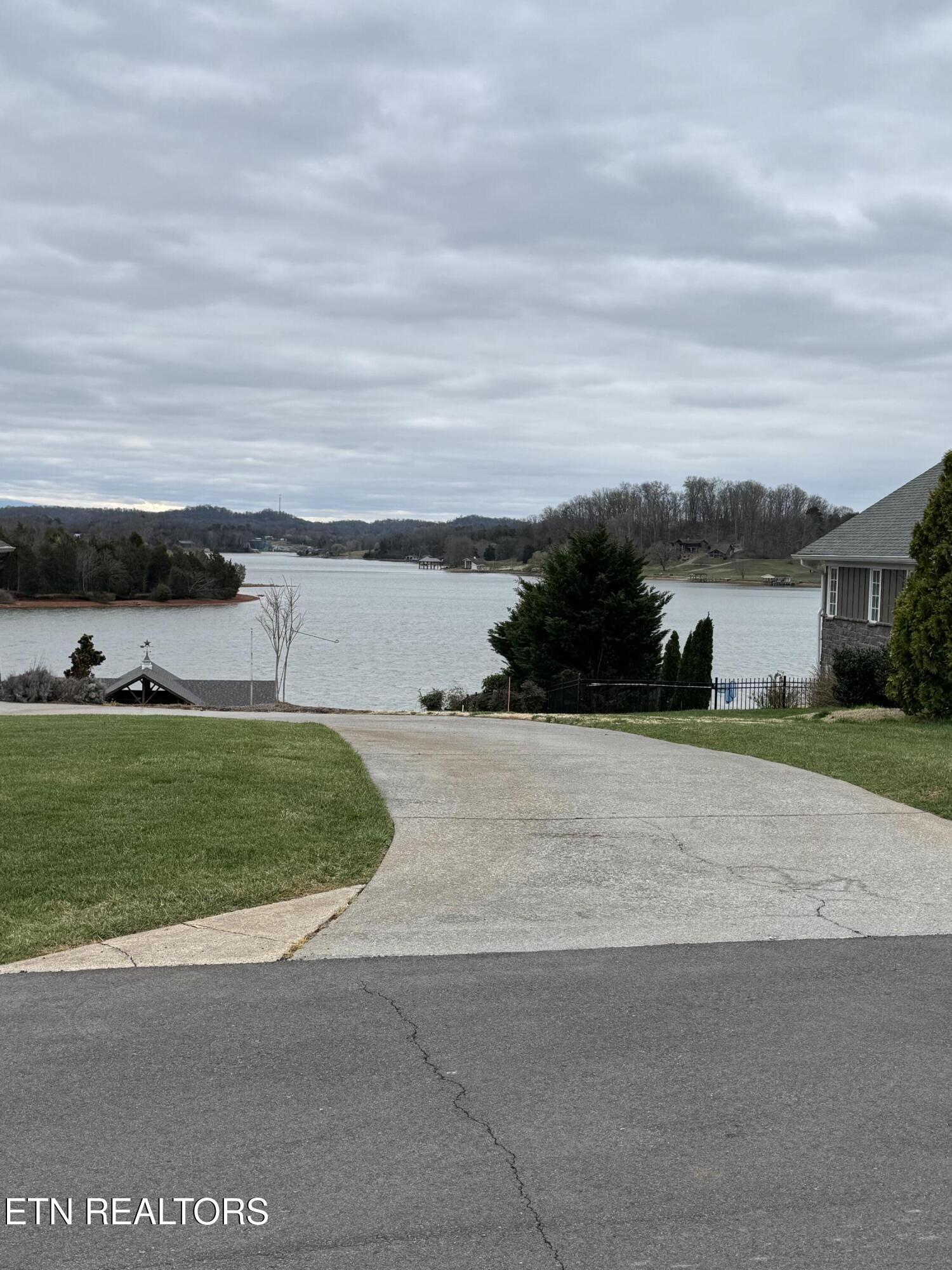 4720 Scenic Point Drive, Louisville, TN - Fort Loudoun and Tellico Lake Real Estate - Image# 9