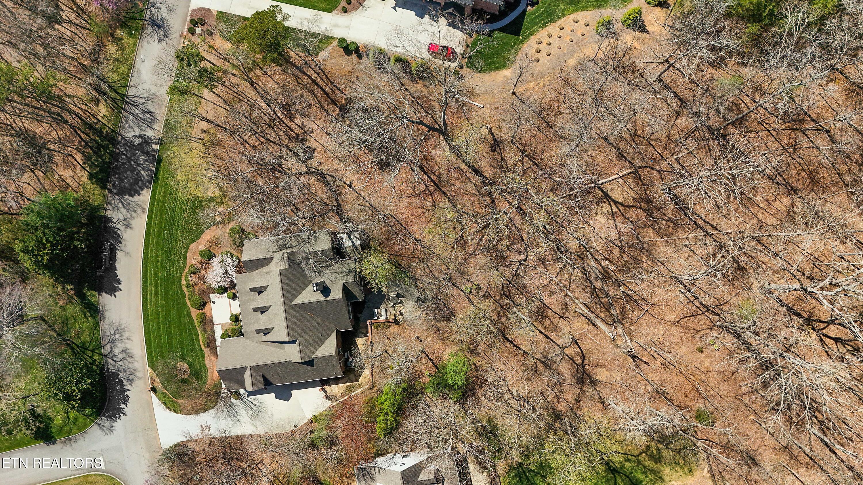 190 Lake Crest Drive, Lenoir City, TN - Fort Loudoun and Tellico Lake Real Estate - Image# 4