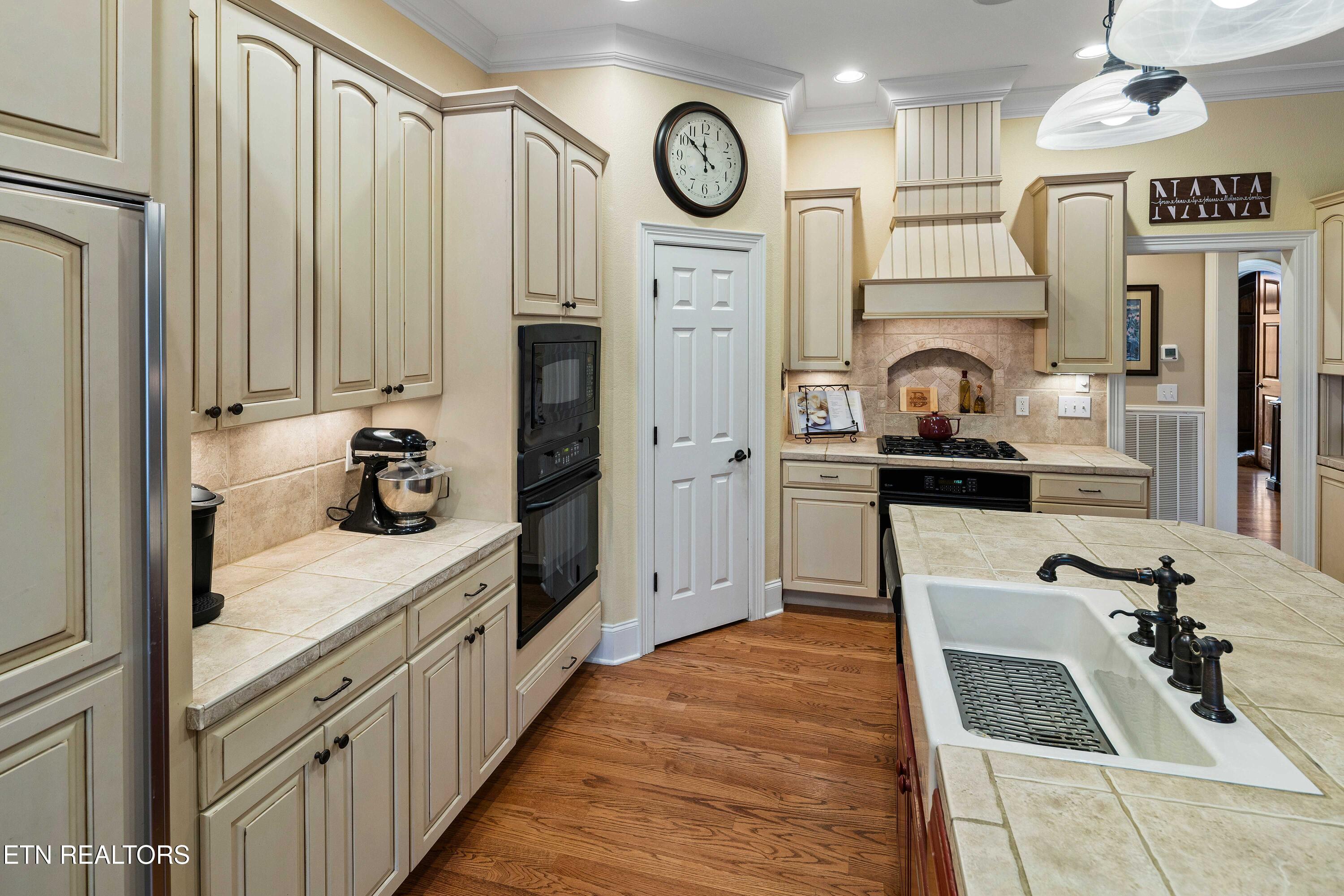 190 Lake Crest Drive, Lenoir City, TN - Fort Loudoun and Tellico Lake Real Estate - Image# 14