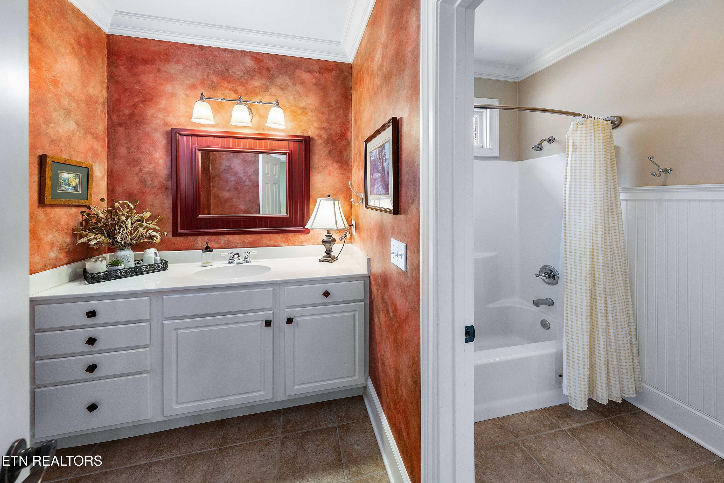 190 Lake Crest Drive, Lenoir City, TN - Fort Loudoun and Tellico Lake Real Estate - Image# 31