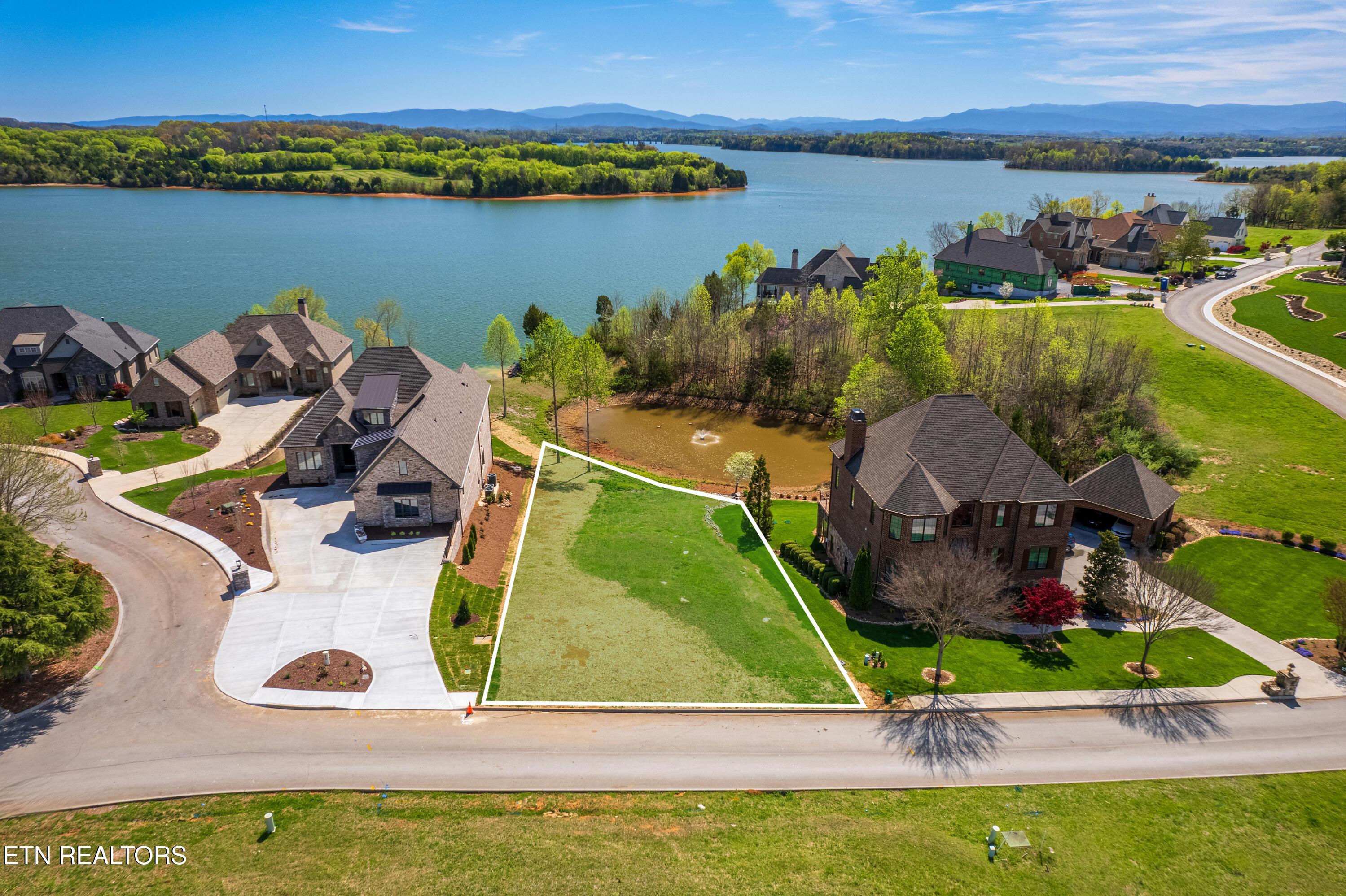101 Breakers Drive, Vonore, TN - Fort Loudoun and Tellico Lake Real Estate - Image# 1