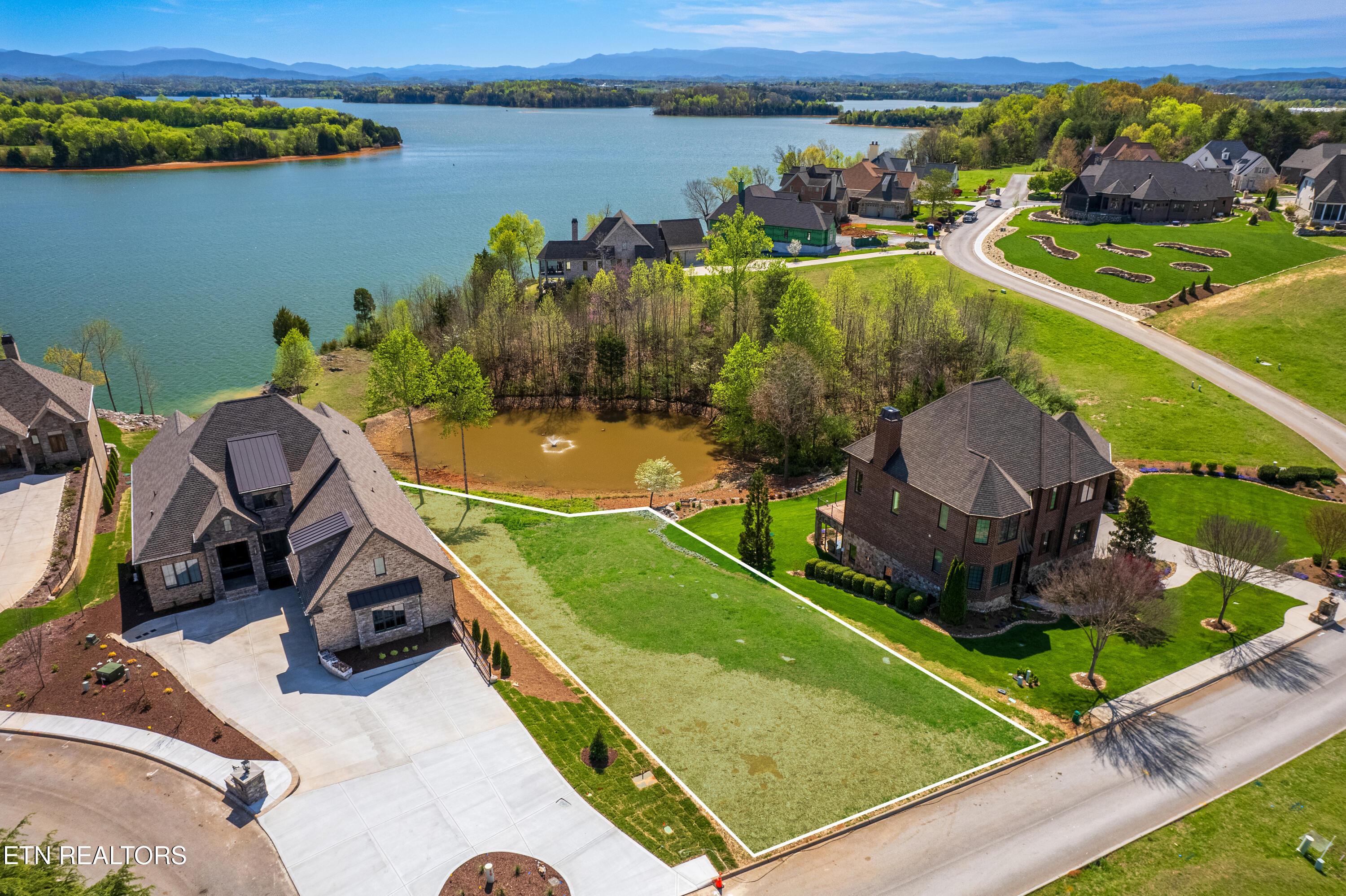 101 Breakers Drive, Vonore, TN - Fort Loudoun and Tellico Lake Real Estate - Image# 2