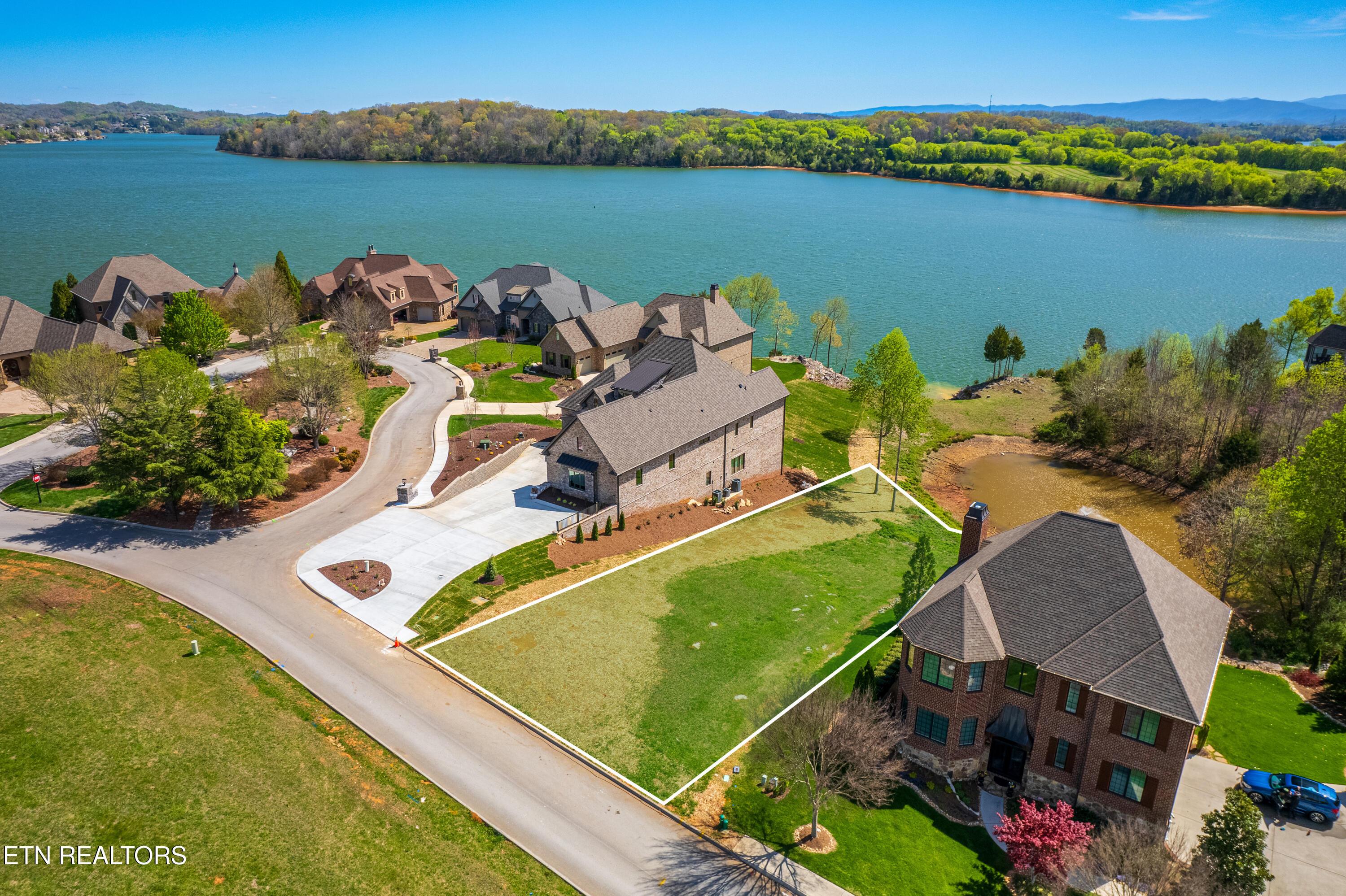 101 Breakers Drive, Vonore, TN - Fort Loudoun and Tellico Lake Real Estate - Image# 3