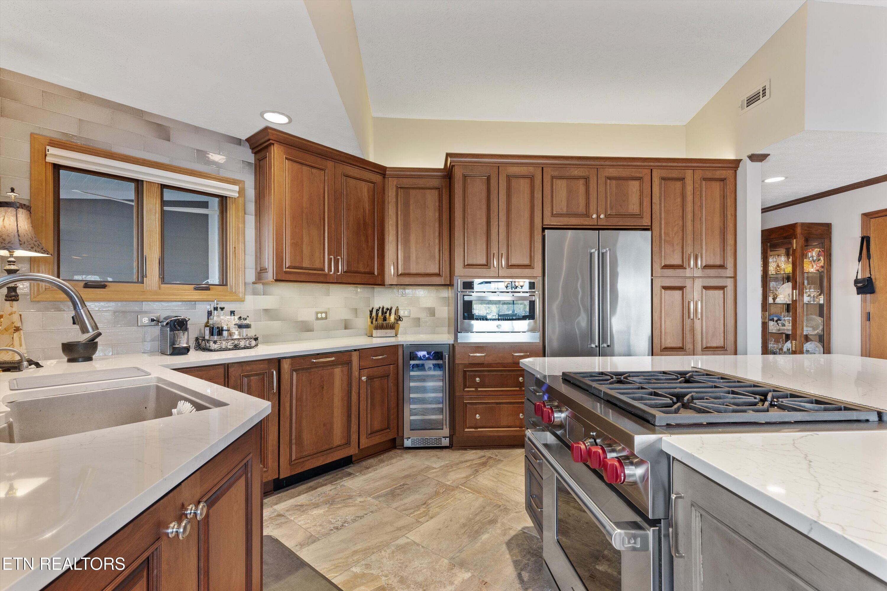 1160 Chula Vista Drive, Friendsville, TN - Fort Loudoun and Tellico Lake Real Estate - Image# 9
