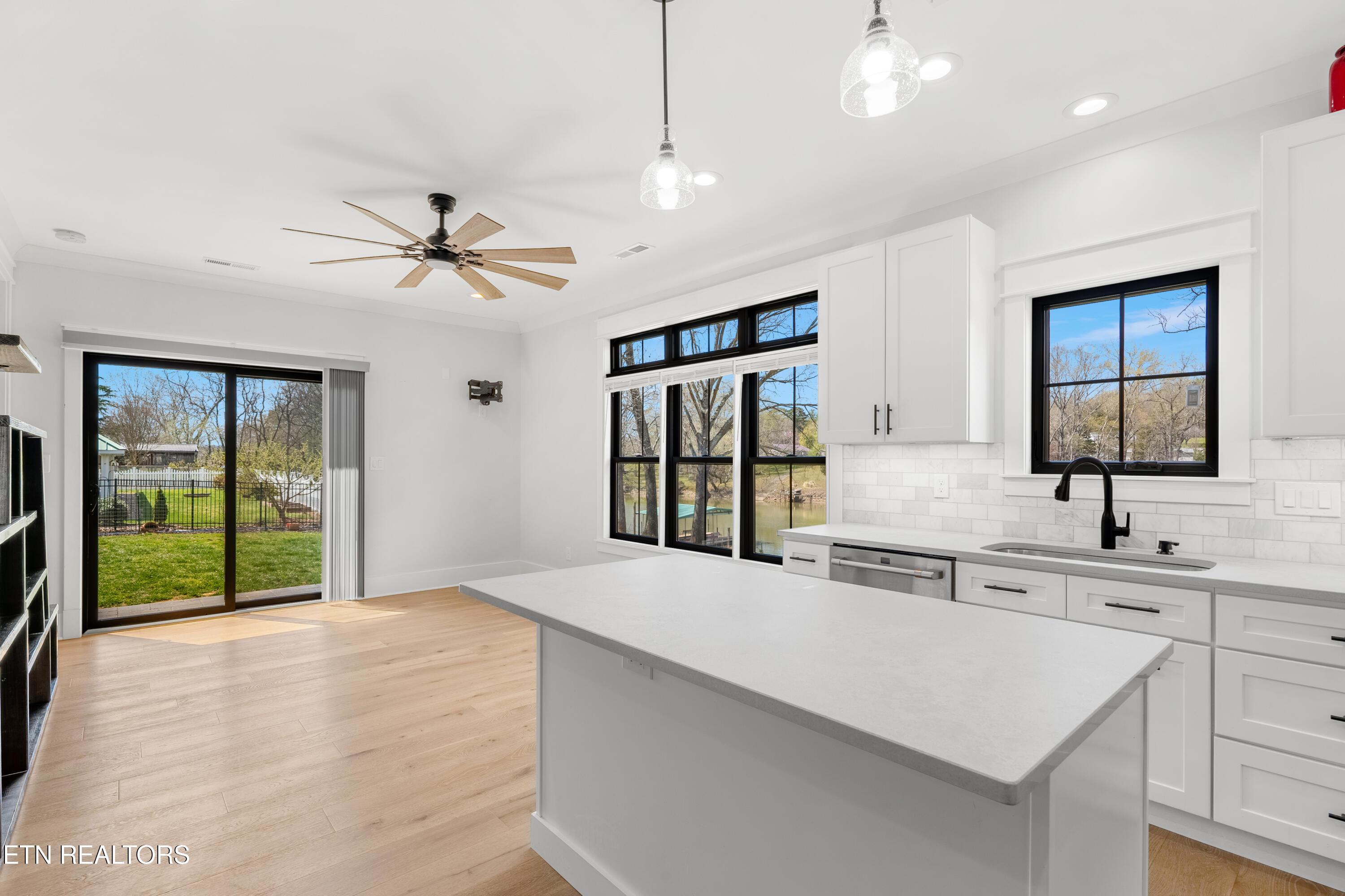 196 Lakeview Cove Drive, Loudon, TN - Fort Loudoun and Tellico Lake Real Estate - Image# 28