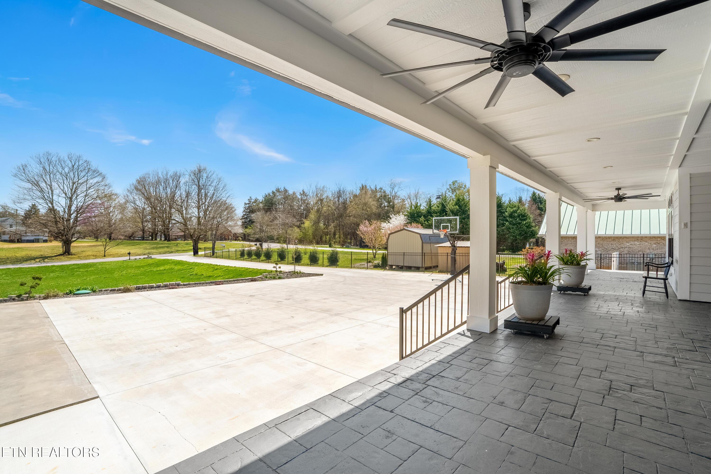 196 Lakeview Cove Drive, Loudon, TN - Fort Loudoun and Tellico Lake Real Estate - Image# 6