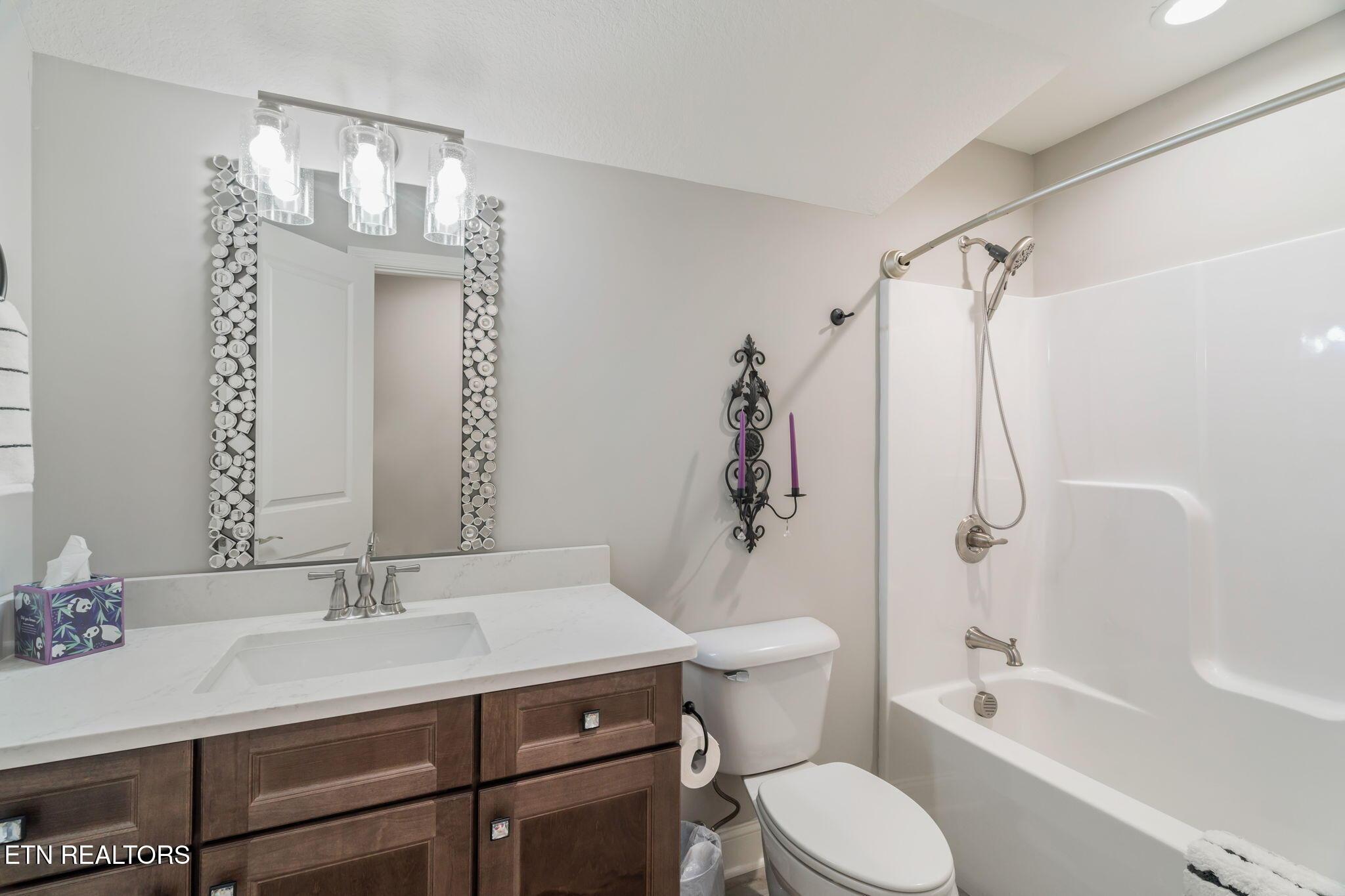 528 E Port Drive, Lenoir City, TN - Fort Loudoun and Tellico Lake Real Estate - Image# 35