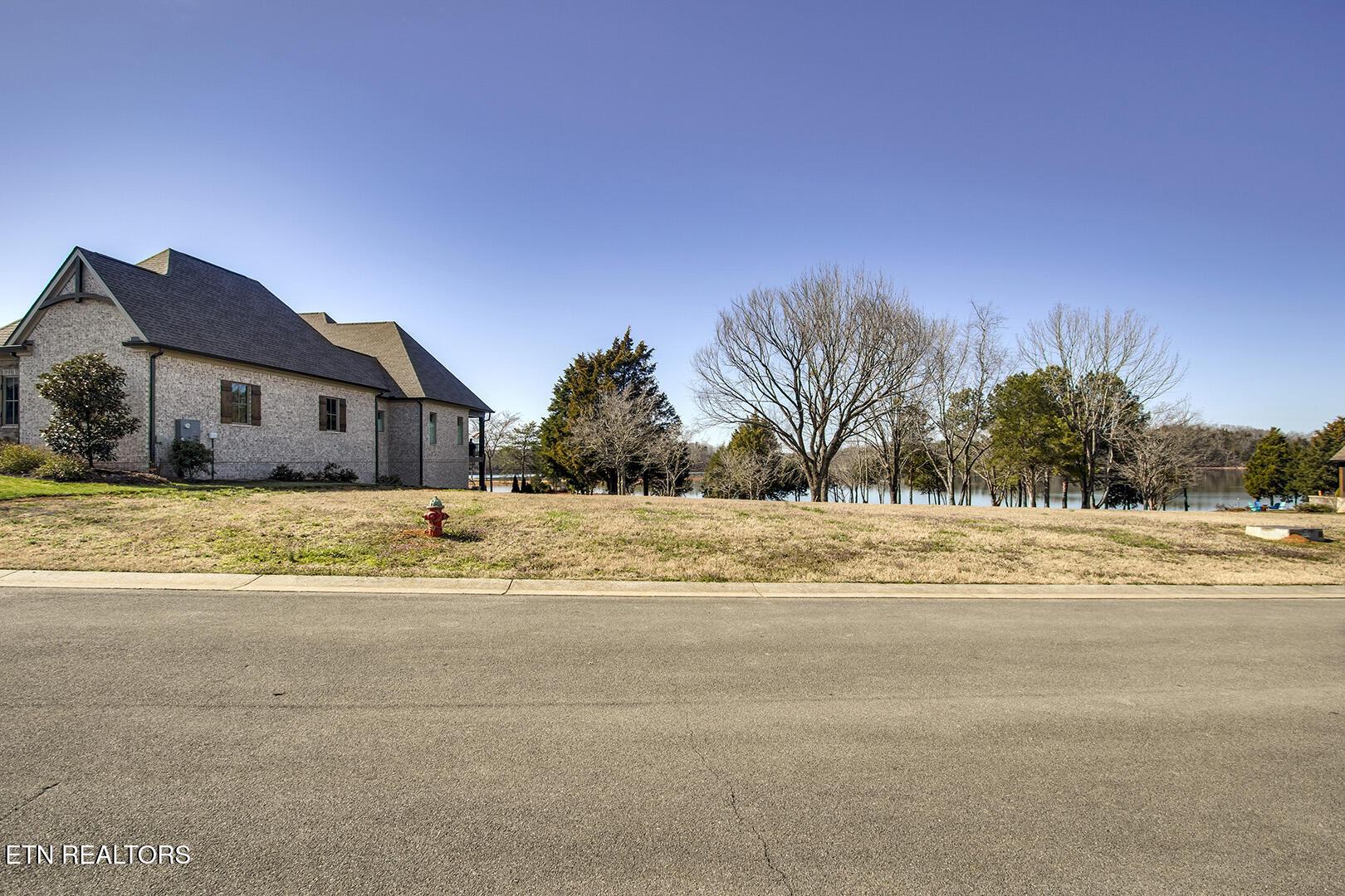 272 Edgewater Way, Lenoir City, TN - Fort Loudoun and Tellico Lake Real Estate - Image# 2