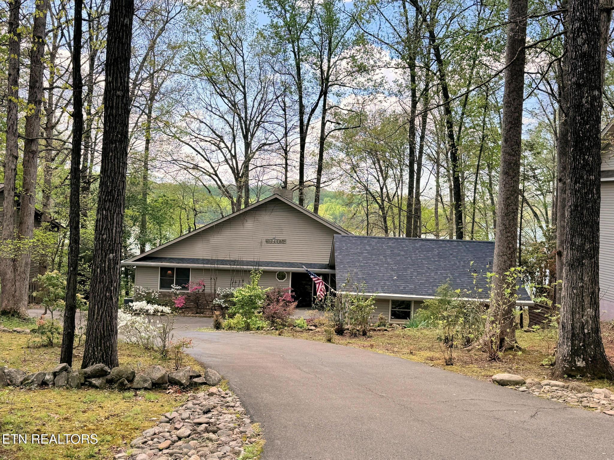 108 Tigitsi Lane, Loudon, TN - Fort Loudoun and Tellico Lake Real Estate - Image# 1