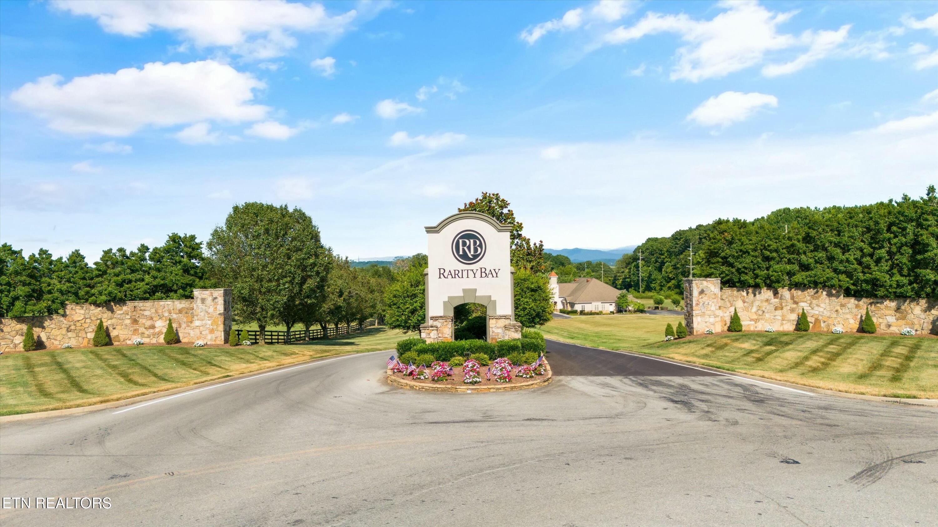 535 Rarity Bay Pkwy, Vonore, TN - Fort Loudoun and Tellico Lake Real Estate - Image# 17