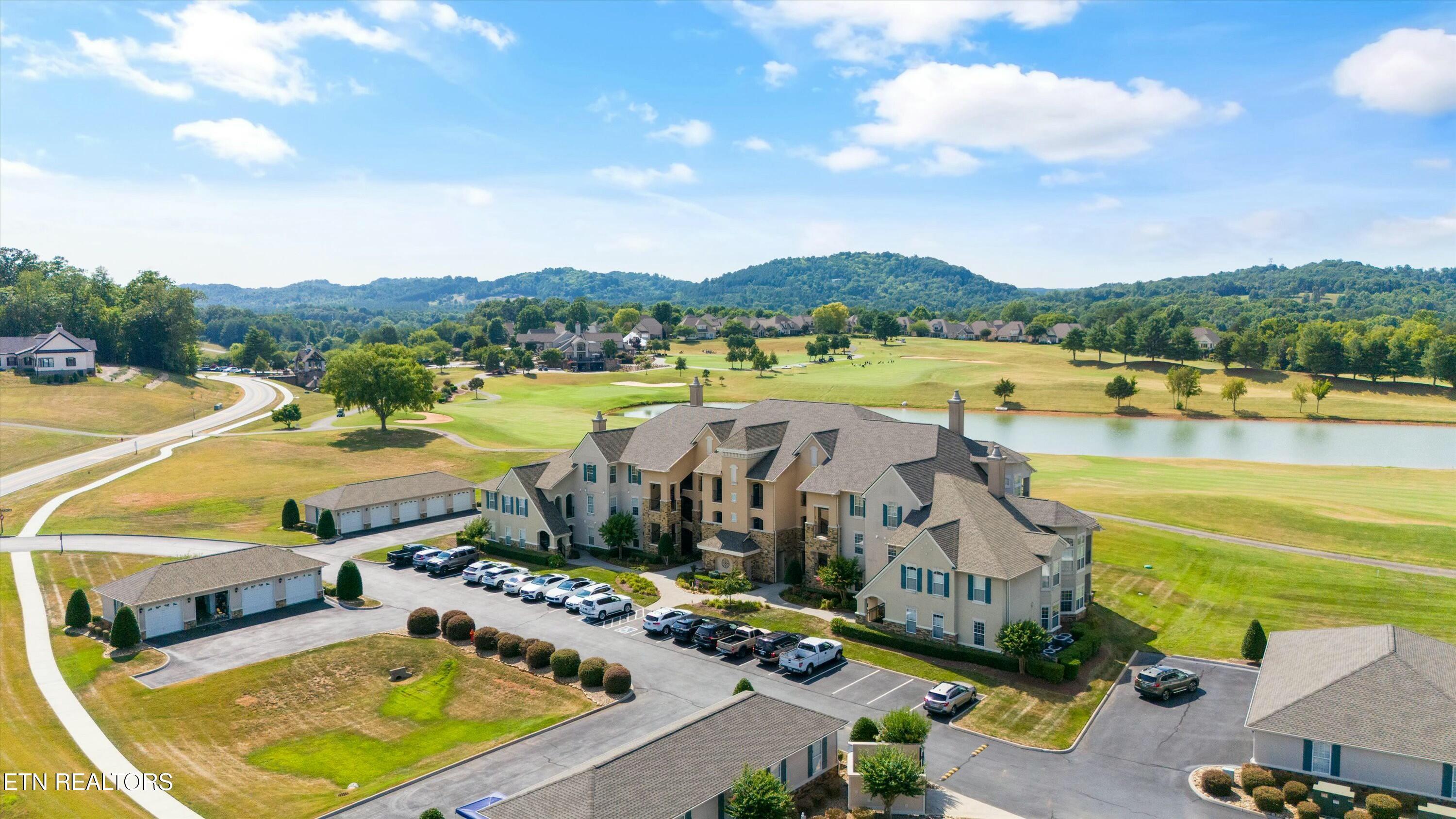 535 Rarity Bay Pkwy, Vonore, TN - Fort Loudoun and Tellico Lake Real Estate - Image# 1