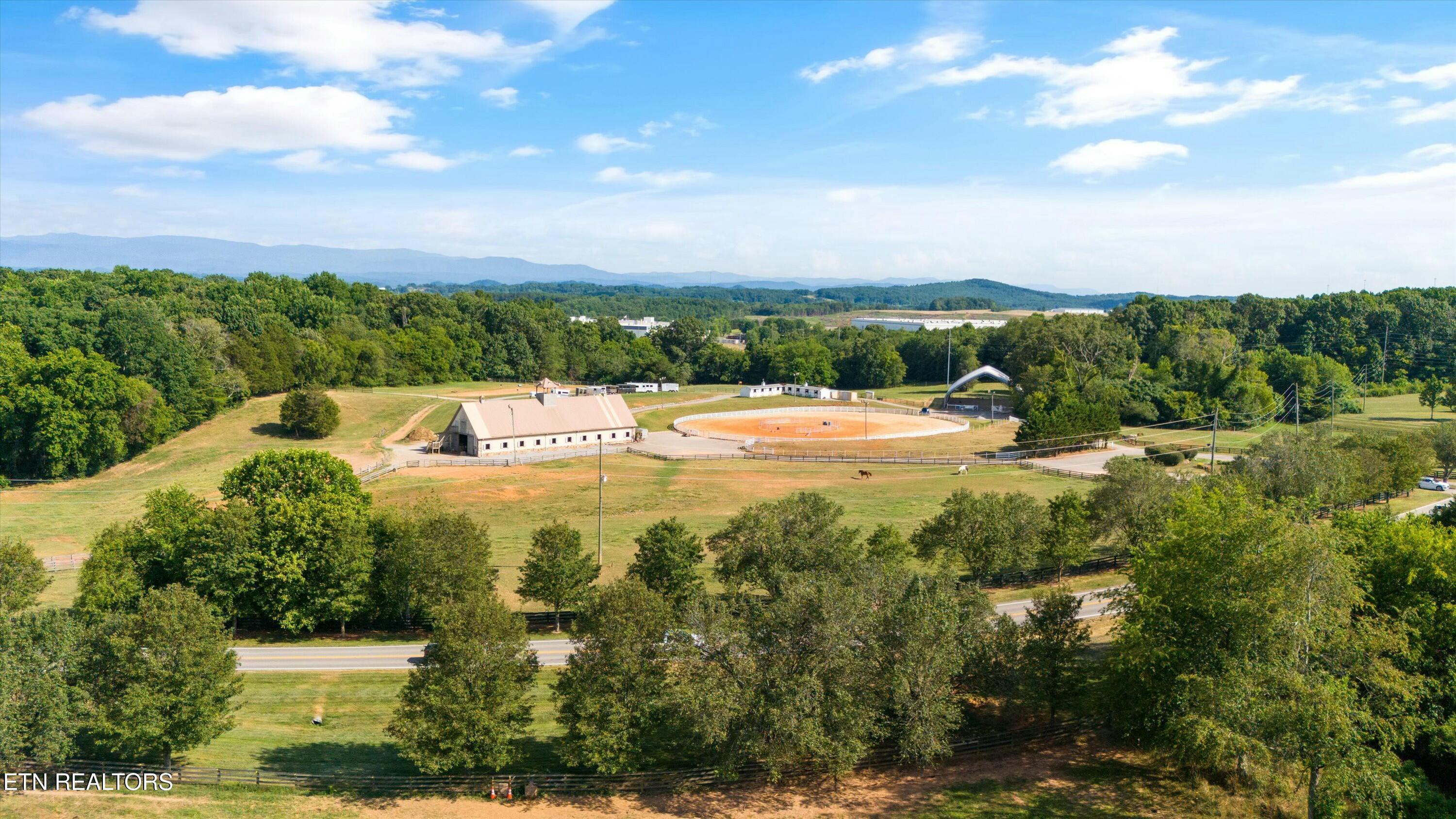 535 Rarity Bay Pkwy, Vonore, TN - Fort Loudoun and Tellico Lake Real Estate - Image# 27