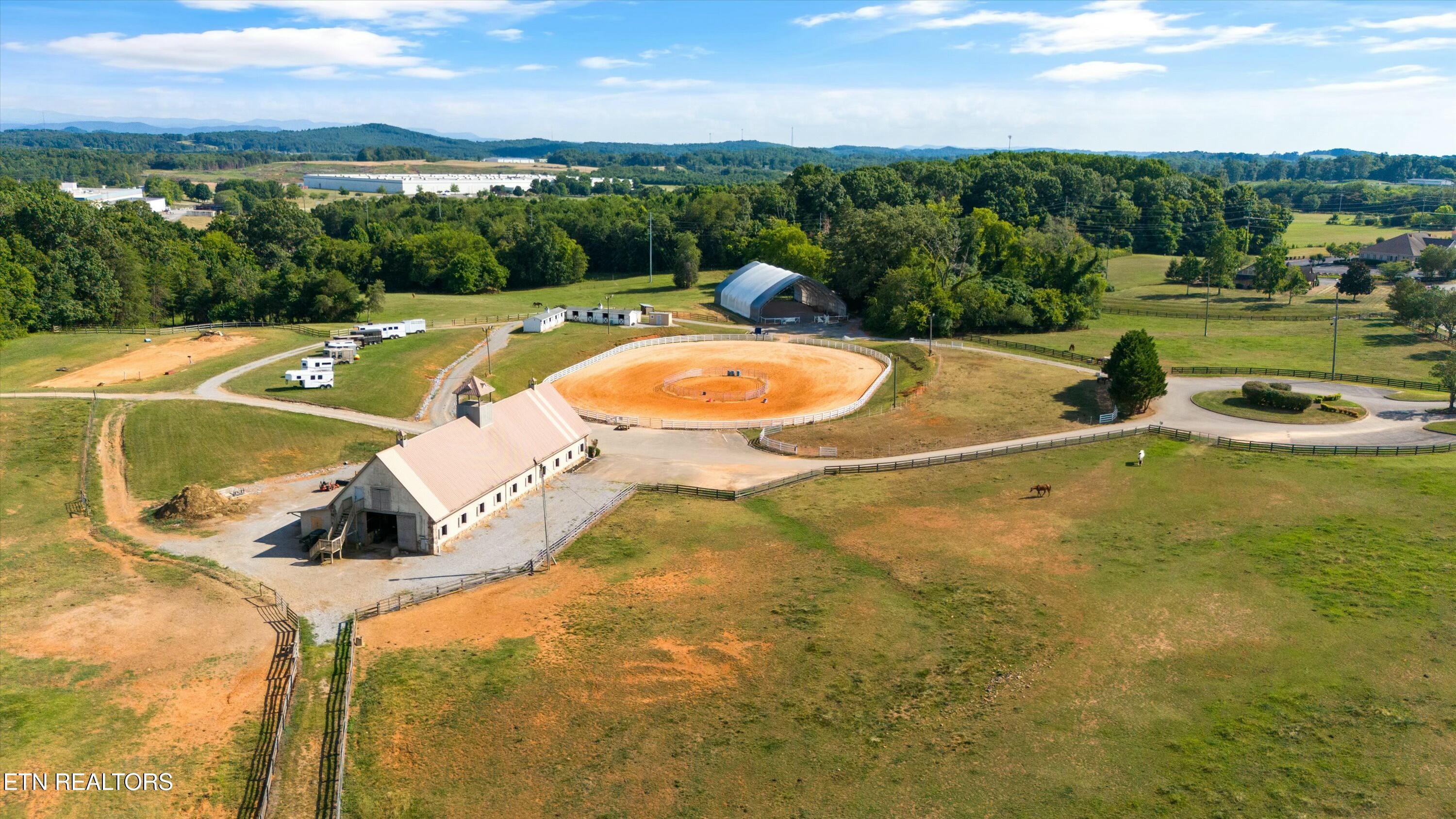 535 Rarity Bay Pkwy, Vonore, TN - Fort Loudoun and Tellico Lake Real Estate - Image# 28