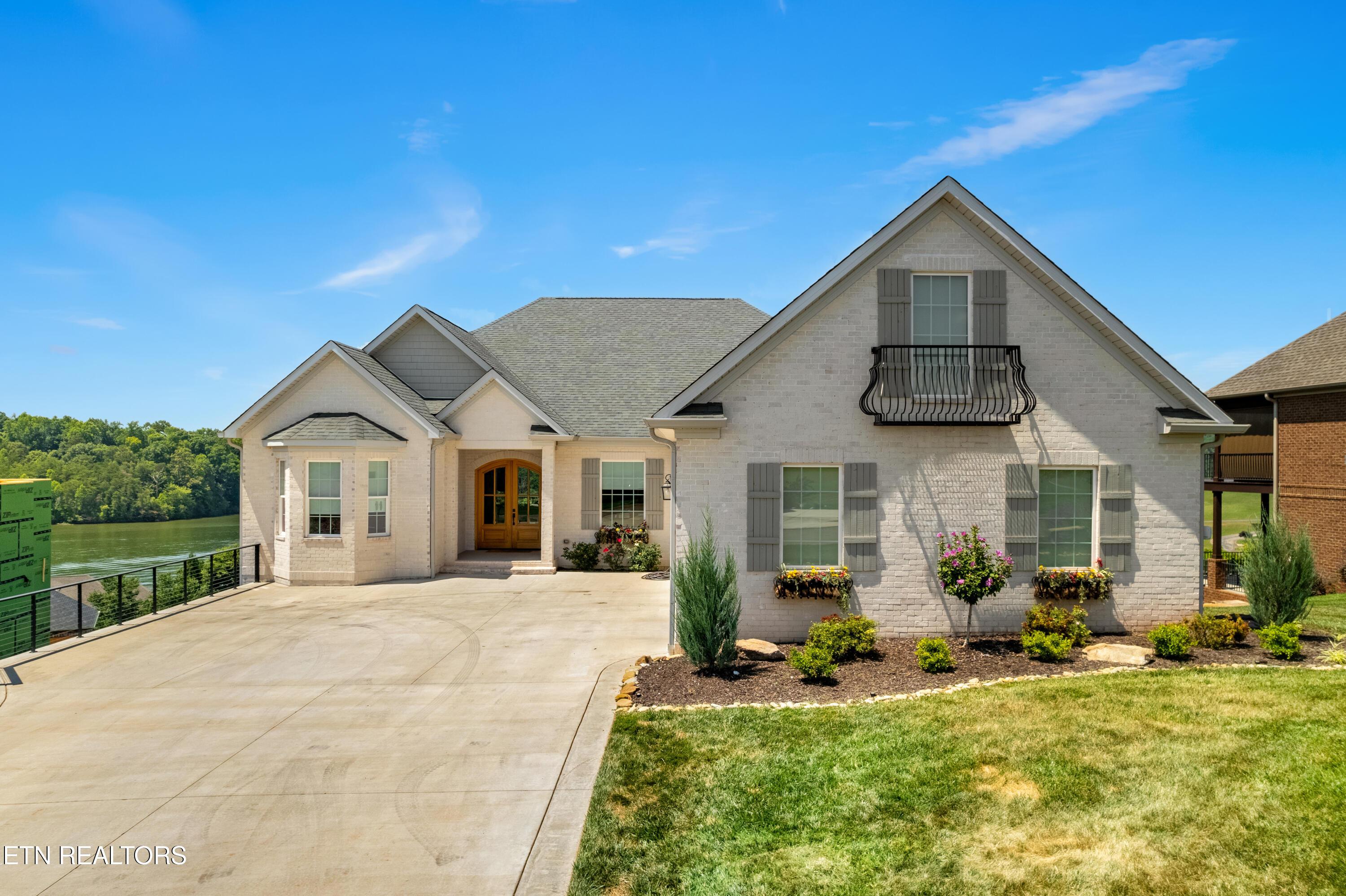 195 Hummingbird Drive, Vonore, TN - Fort Loudoun and Tellico Lake Real Estate - Image# 1
