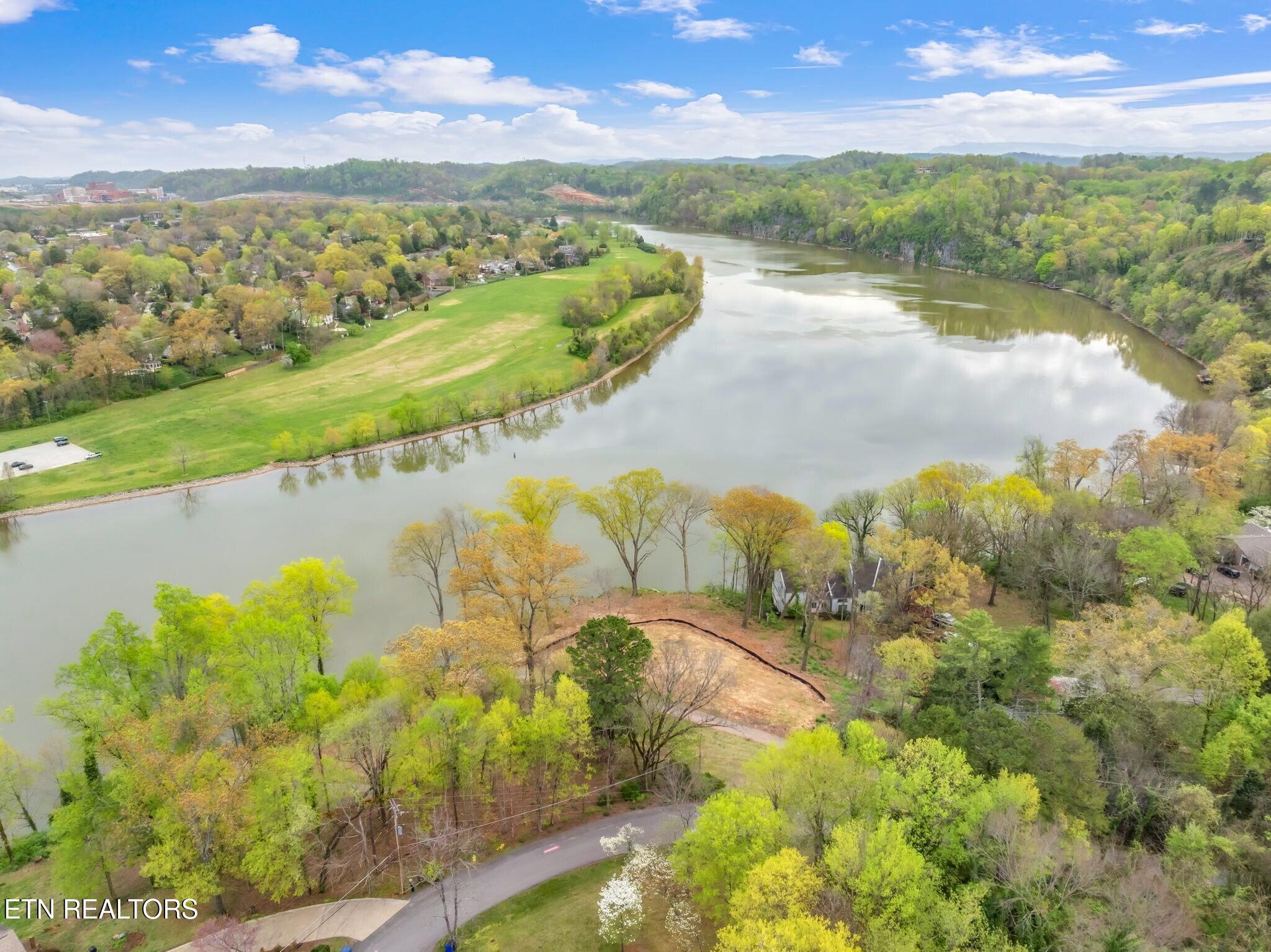 2101 Woodmere Lane, Knoxville, TN - Fort Loudoun and Tellico Lake Real Estate - Image# 6