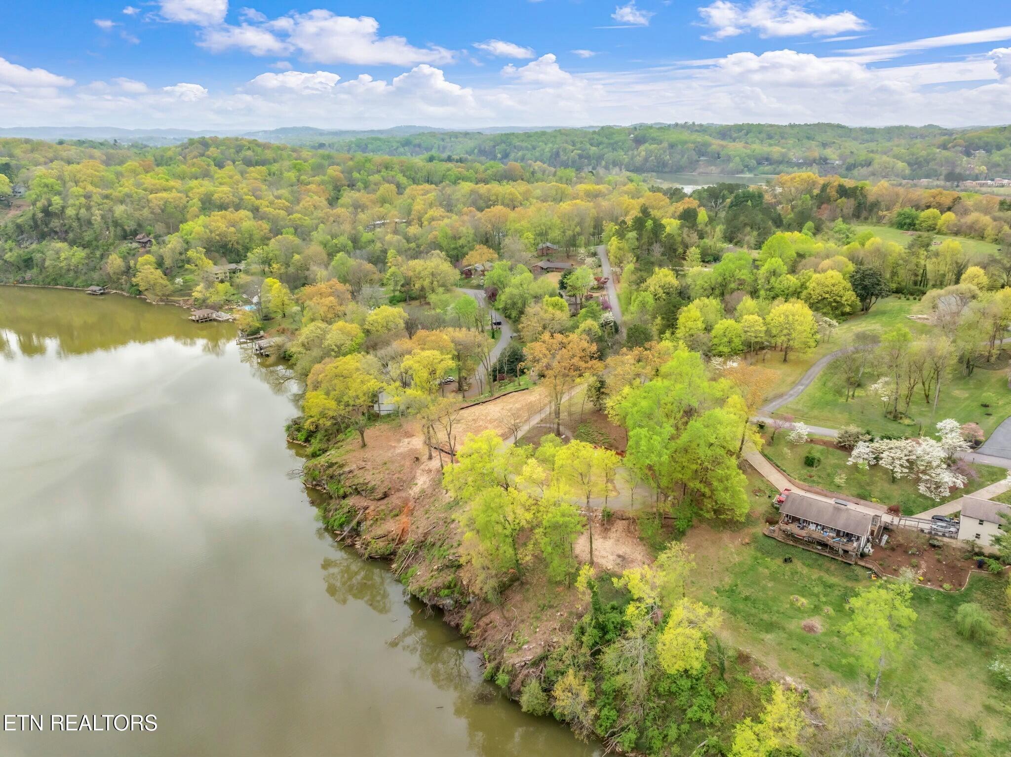 2101 Woodmere Lane, Knoxville, TN - Fort Loudoun and Tellico Lake Real Estate - Image# 15