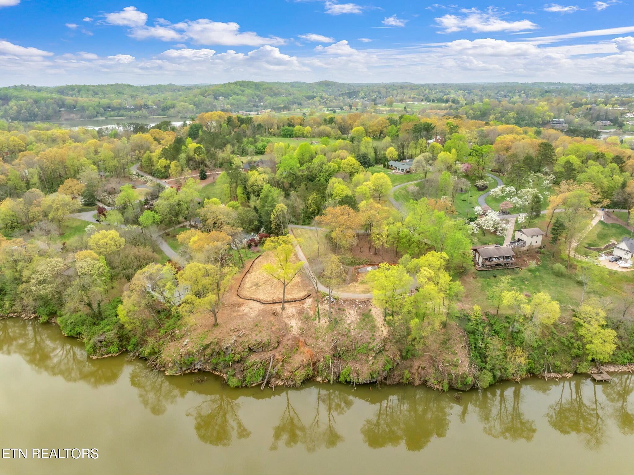 2101 Woodmere Lane, Knoxville, TN - Fort Loudoun and Tellico Lake Real Estate - Image# 16