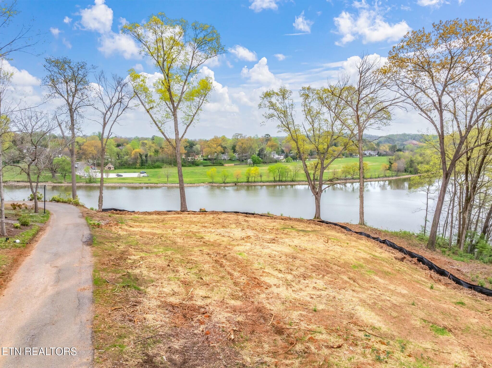 3516 Blow Drive, Knoxville, TN - Fort Loudoun and Tellico Lake Real Estate - Image# 16