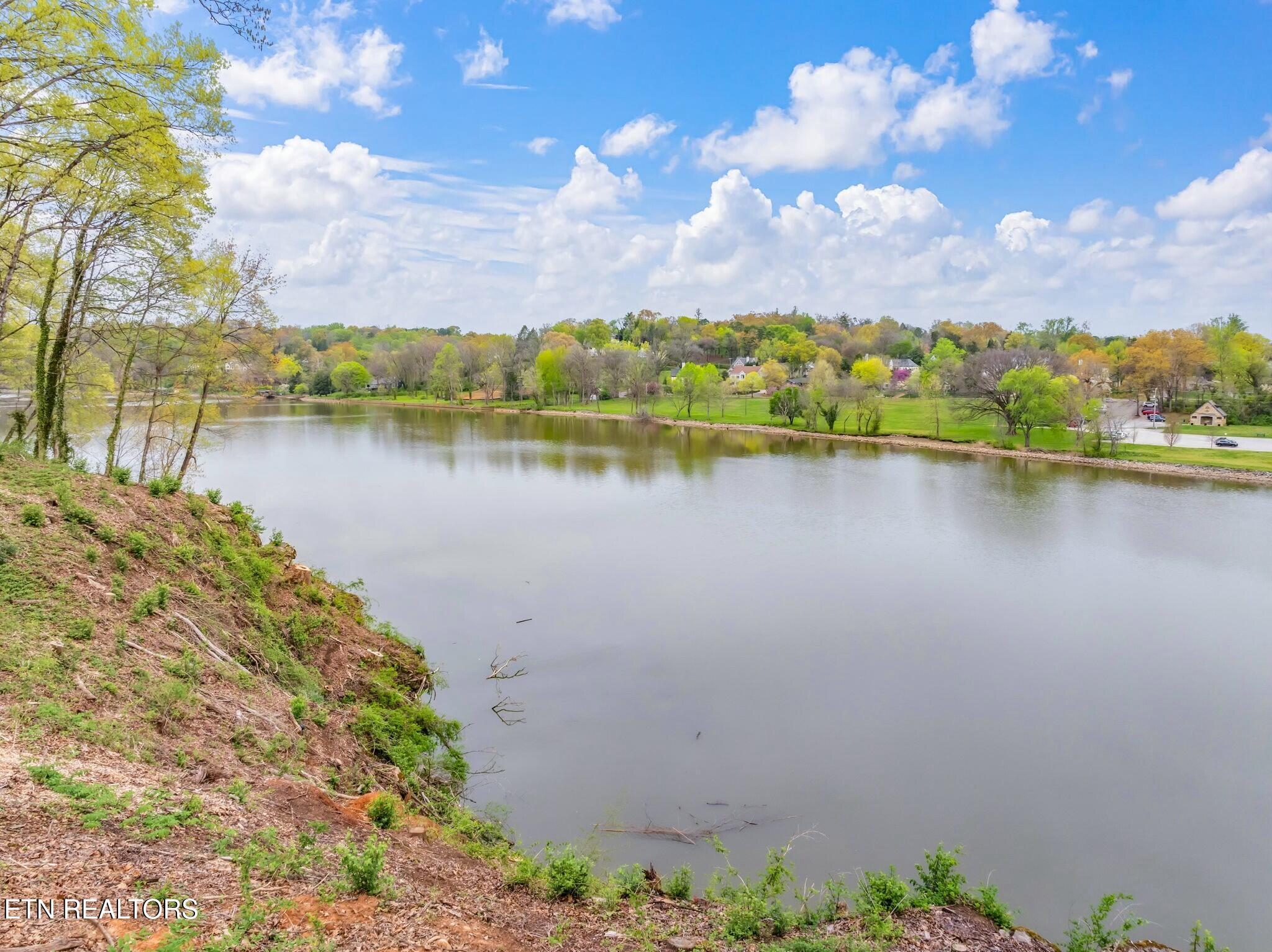 3516 Blow Drive, Knoxville, TN - Fort Loudoun and Tellico Lake Real Estate - Image# 18
