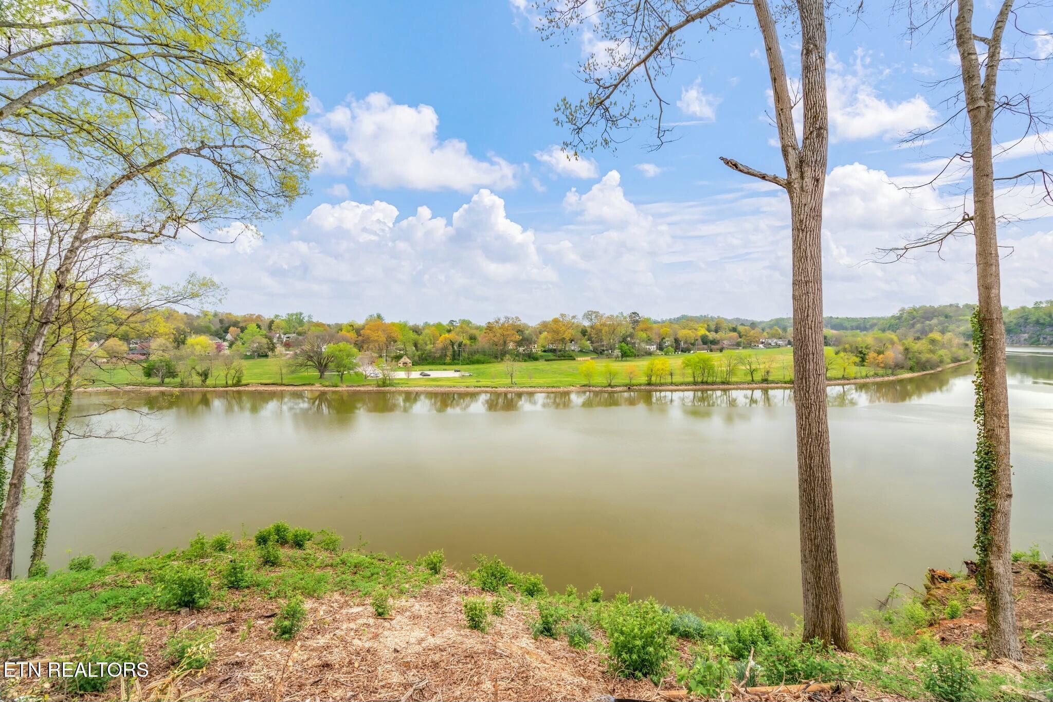 3516 Blow Drive, Knoxville, TN - Fort Loudoun and Tellico Lake Real Estate - Image# 2