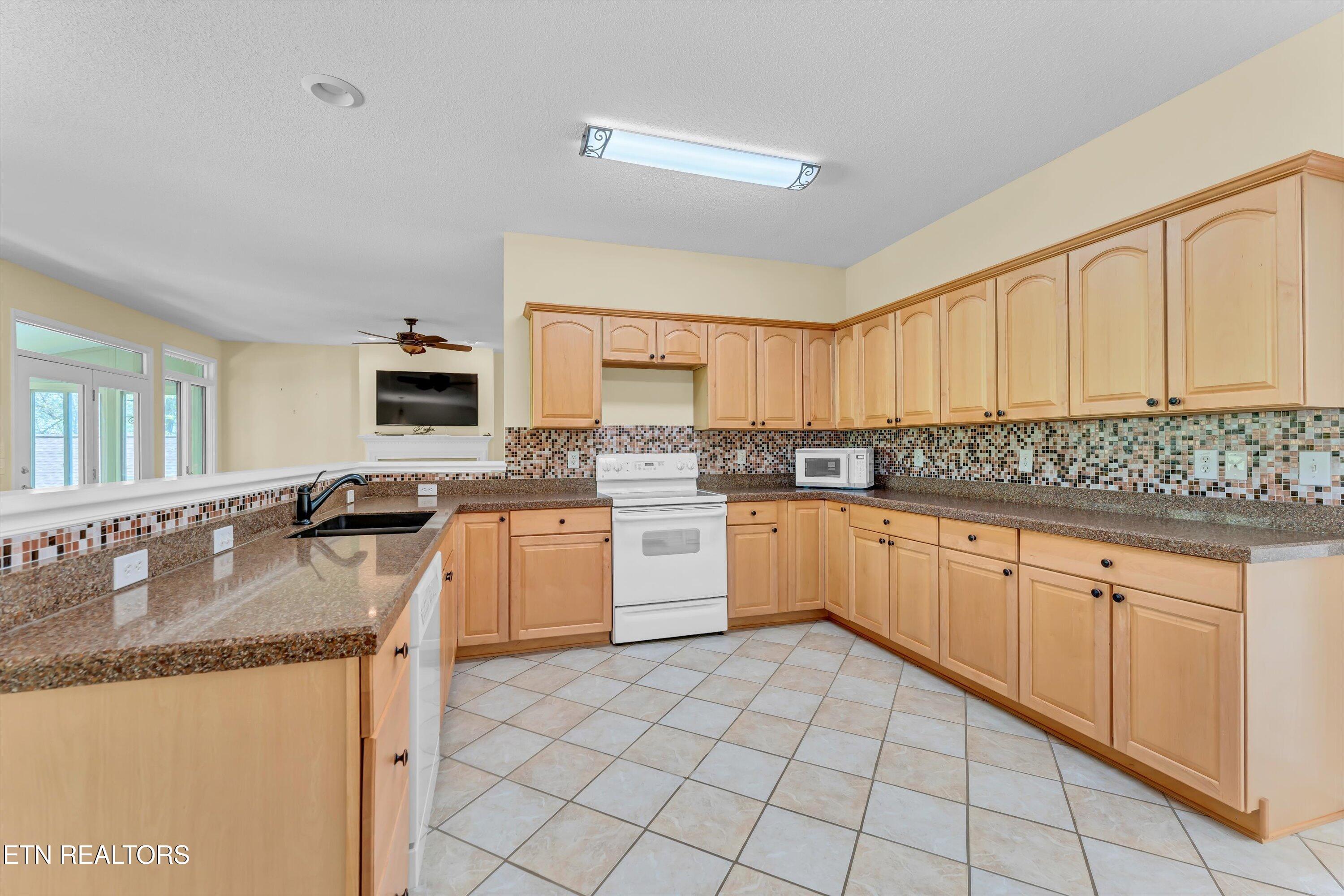 213 Osage Lane, Loudon, TN - Fort Loudoun and Tellico Lake Real Estate - Image# 17