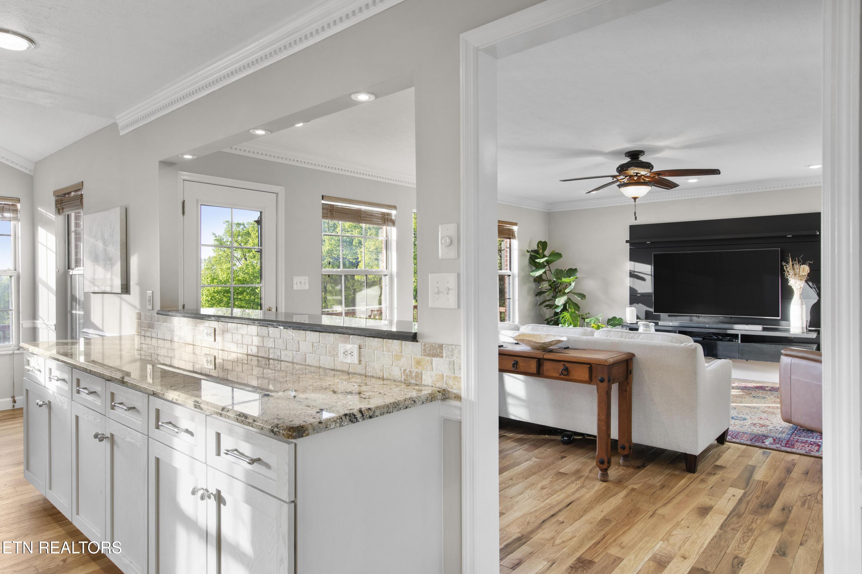 4015 Topside Rd, Knoxville, TN - Fort Loudoun and Tellico Lake Real Estate - Image# 8