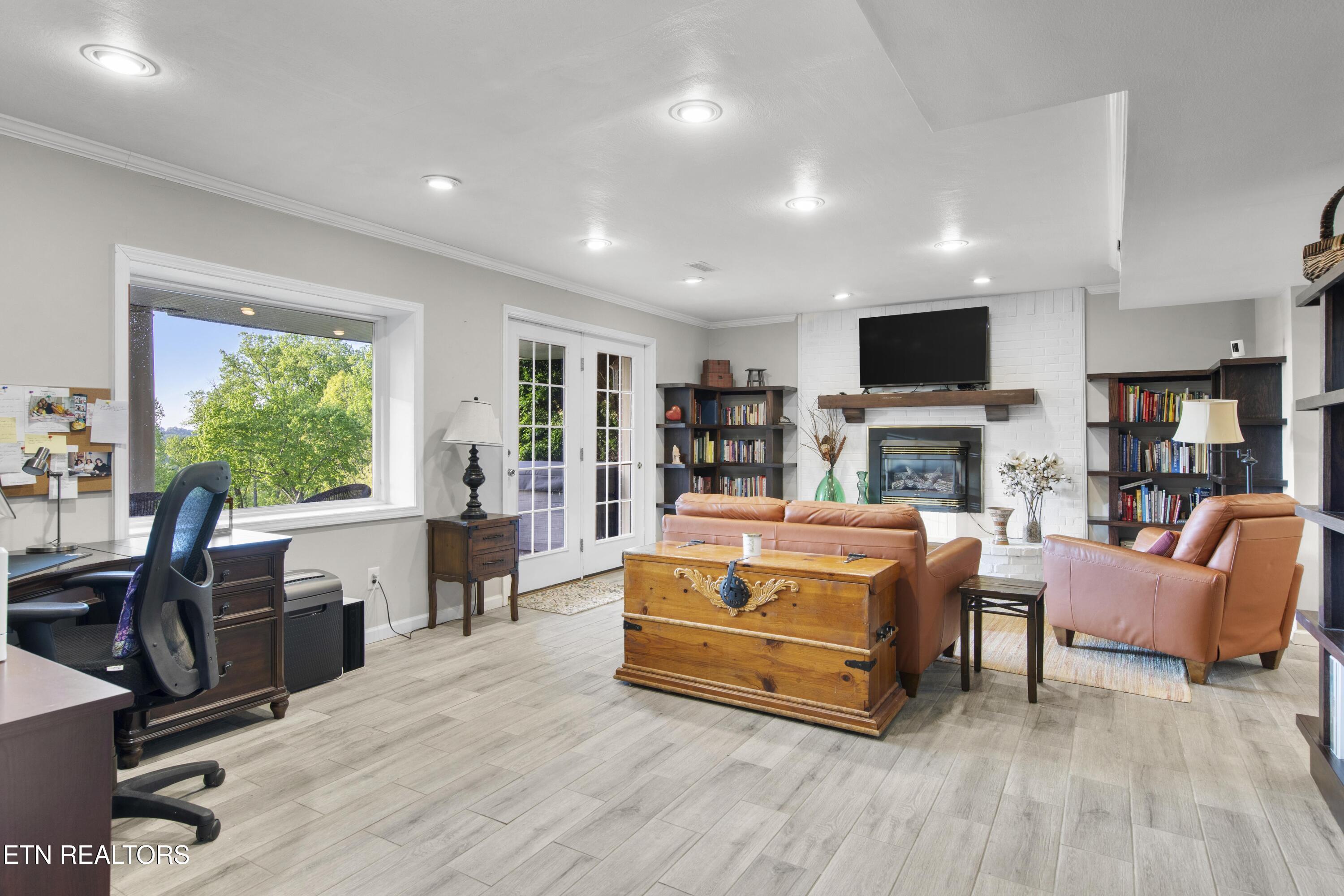 4015 Topside Rd, Knoxville, TN - Fort Loudoun and Tellico Lake Real Estate - Image# 22