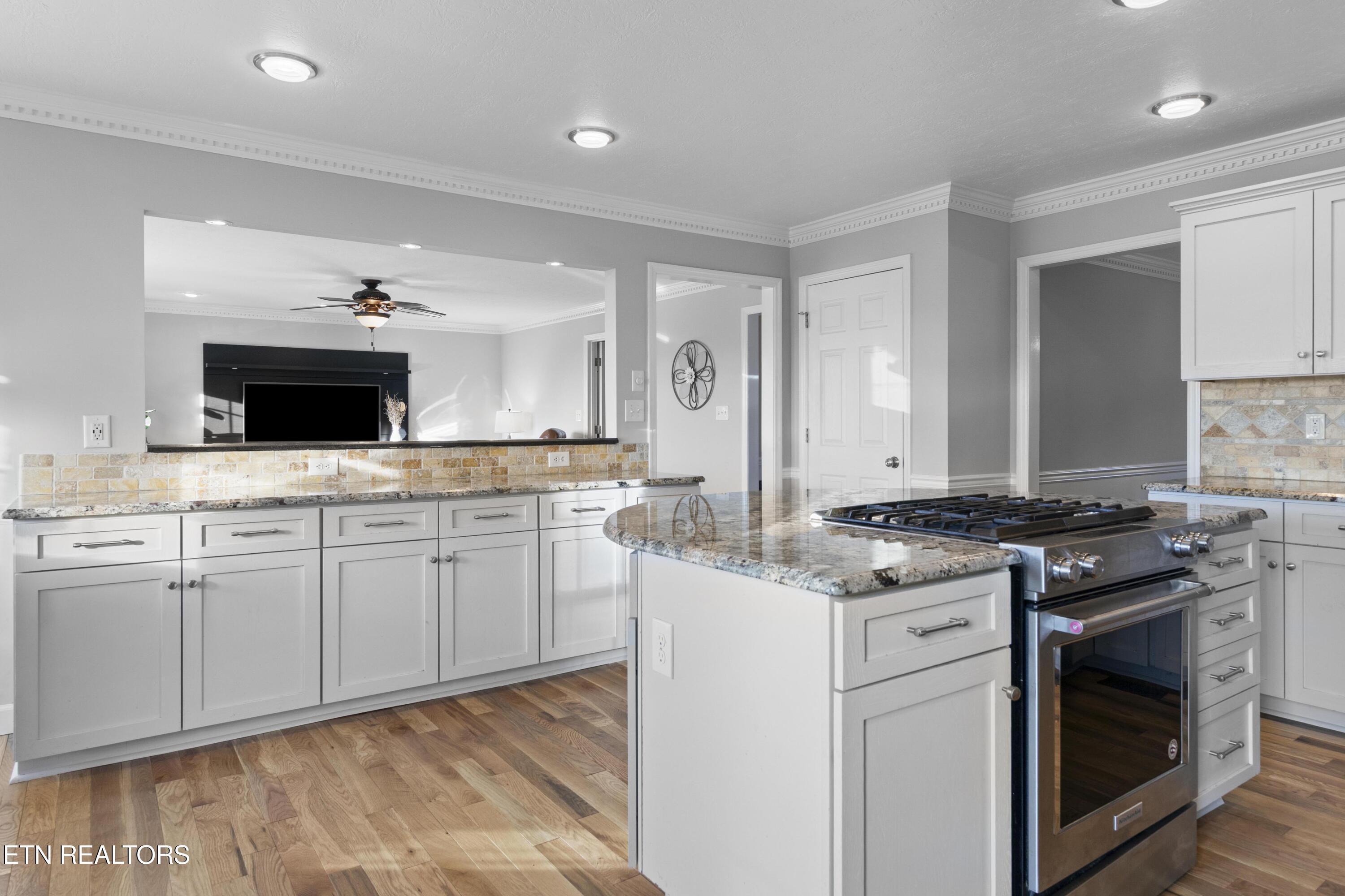 4015 Topside Rd, Knoxville, TN - Fort Loudoun and Tellico Lake Real Estate - Image# 9