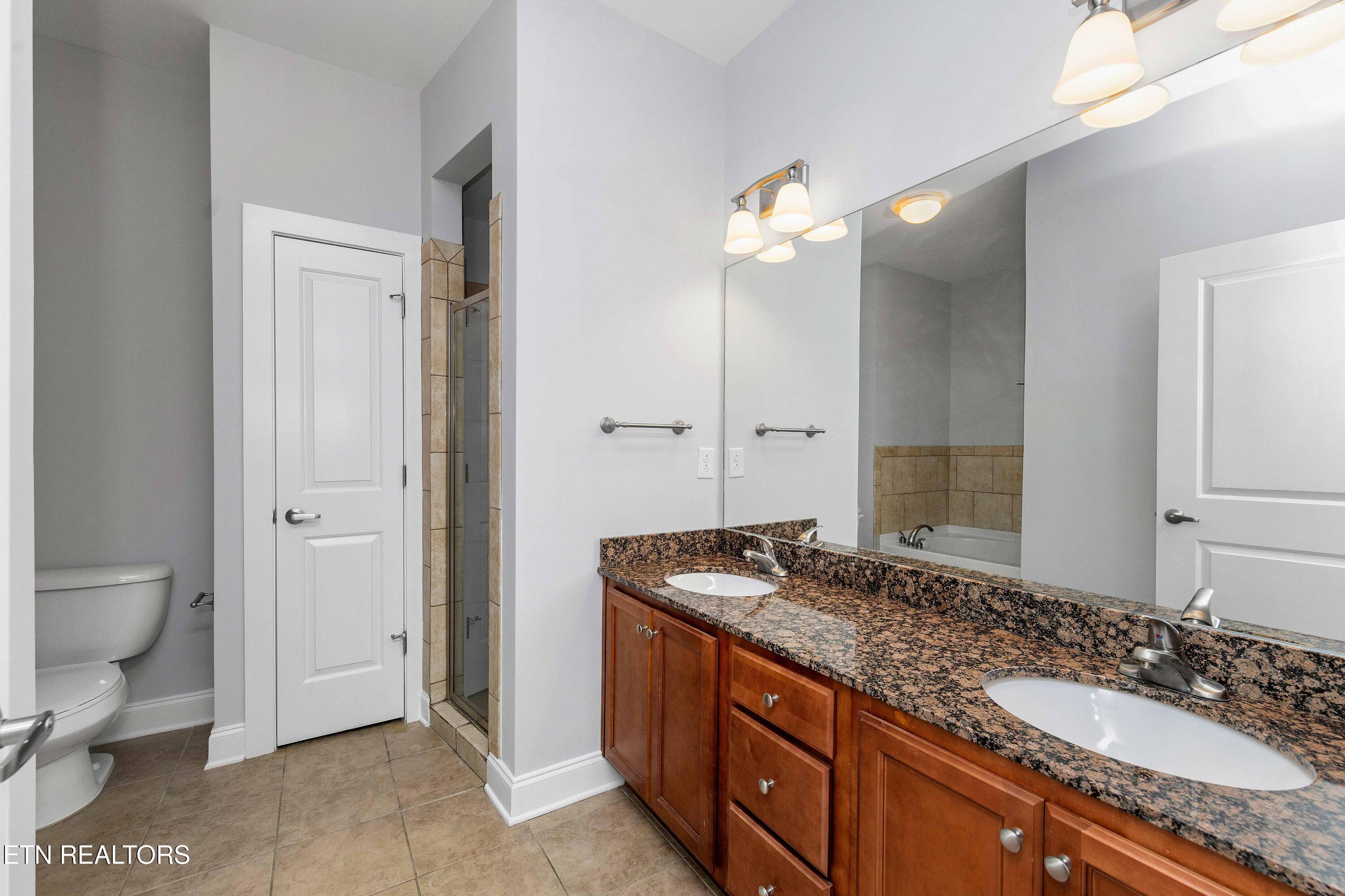 445 W Blount Ave, Knoxville, TN - Fort Loudoun and Tellico Lake Real Estate - Image# 26