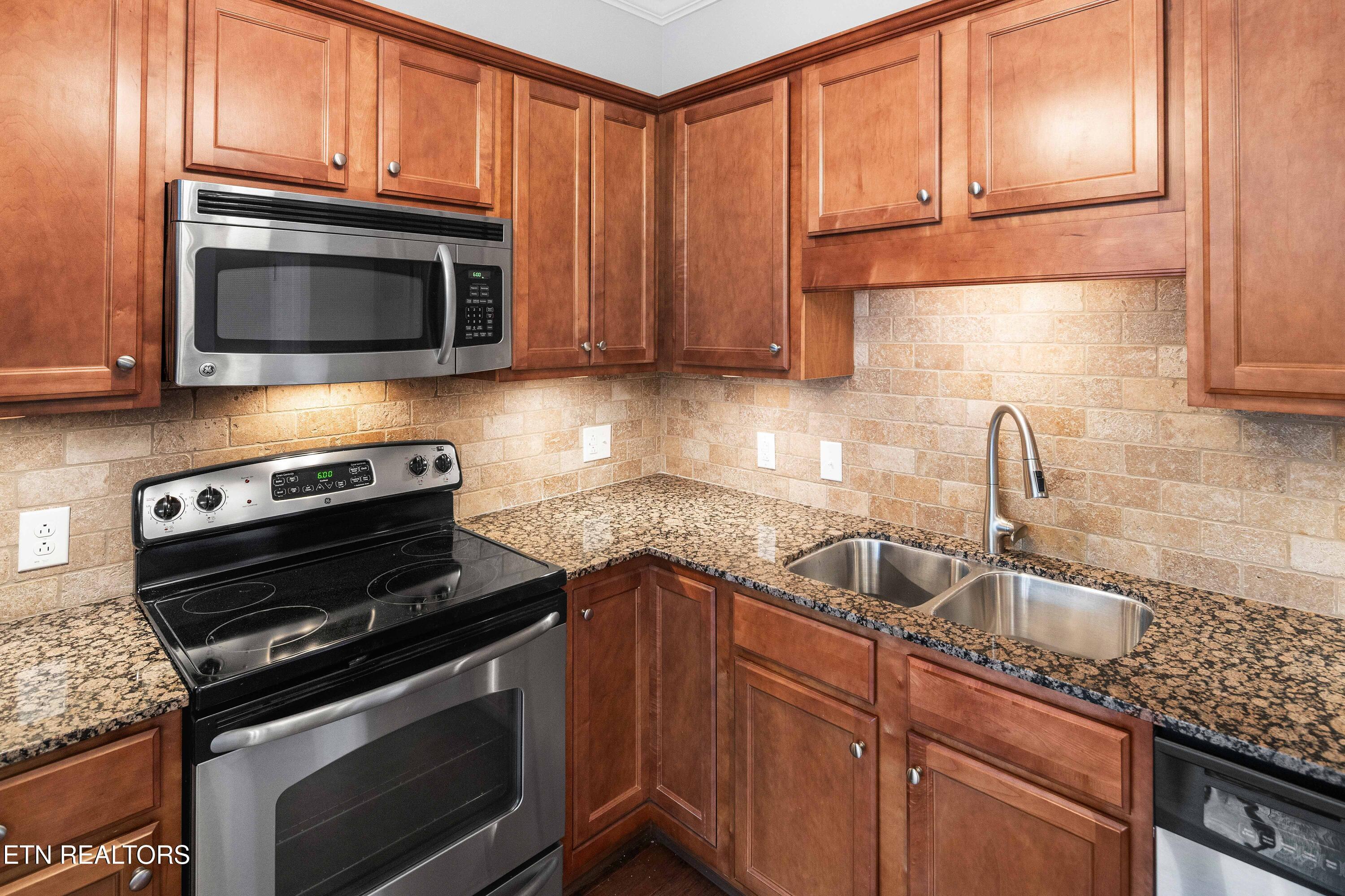 445 W Blount Ave, Knoxville, TN - Fort Loudoun and Tellico Lake Real Estate - Image# 16