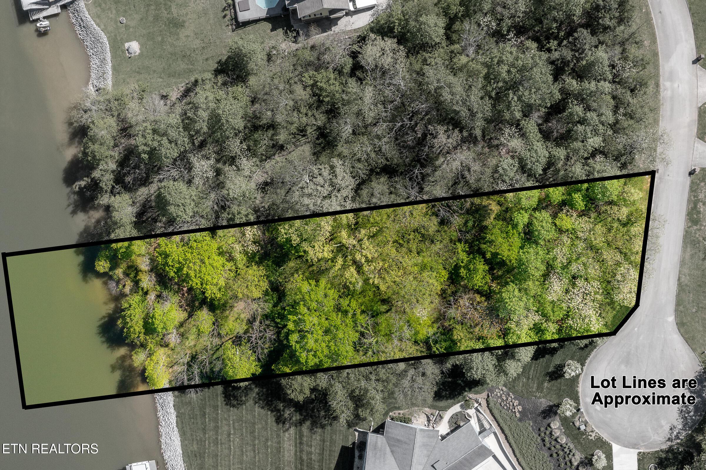 150 Merlot Court, Loudon, TN - Fort Loudoun and Tellico Lake Real Estate - Image# 2