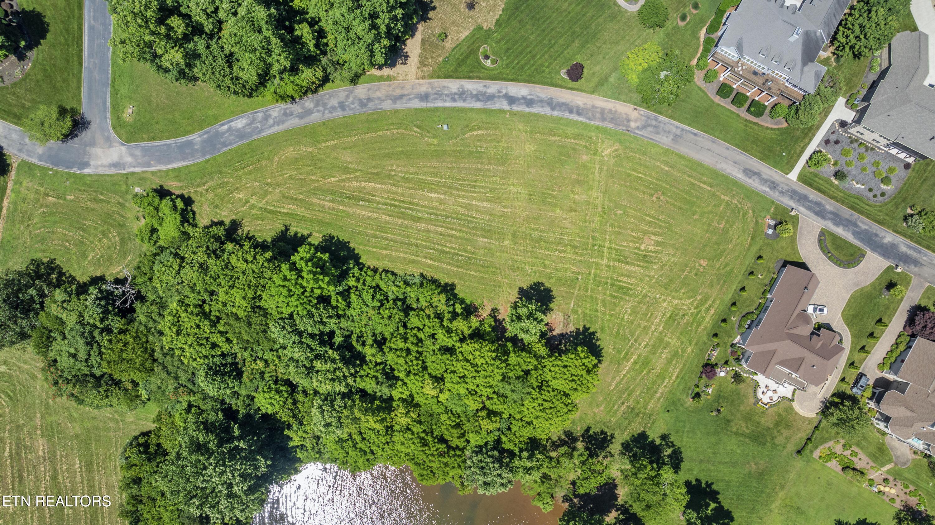 370 Cormorant Drive, Vonore, TN - Fort Loudoun and Tellico Lake Real Estate - Image# 2