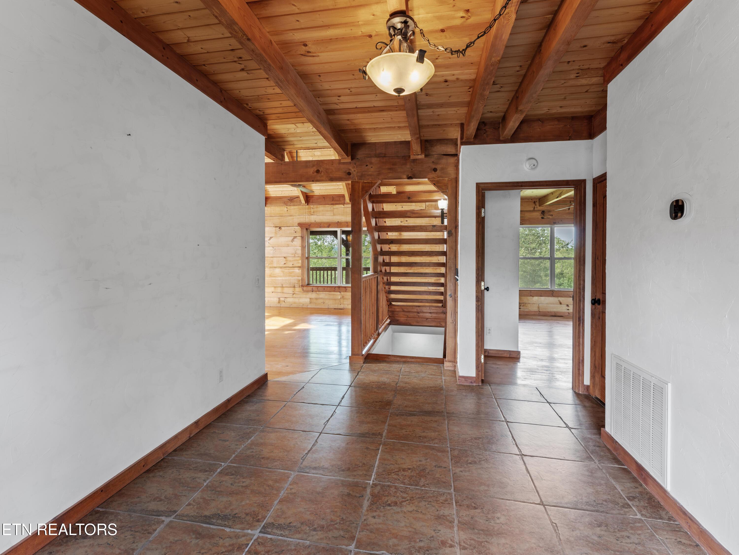 155 George THomas Rd, Vonore, TN - Fort Loudoun and Tellico Lake Real Estate - Image# 7