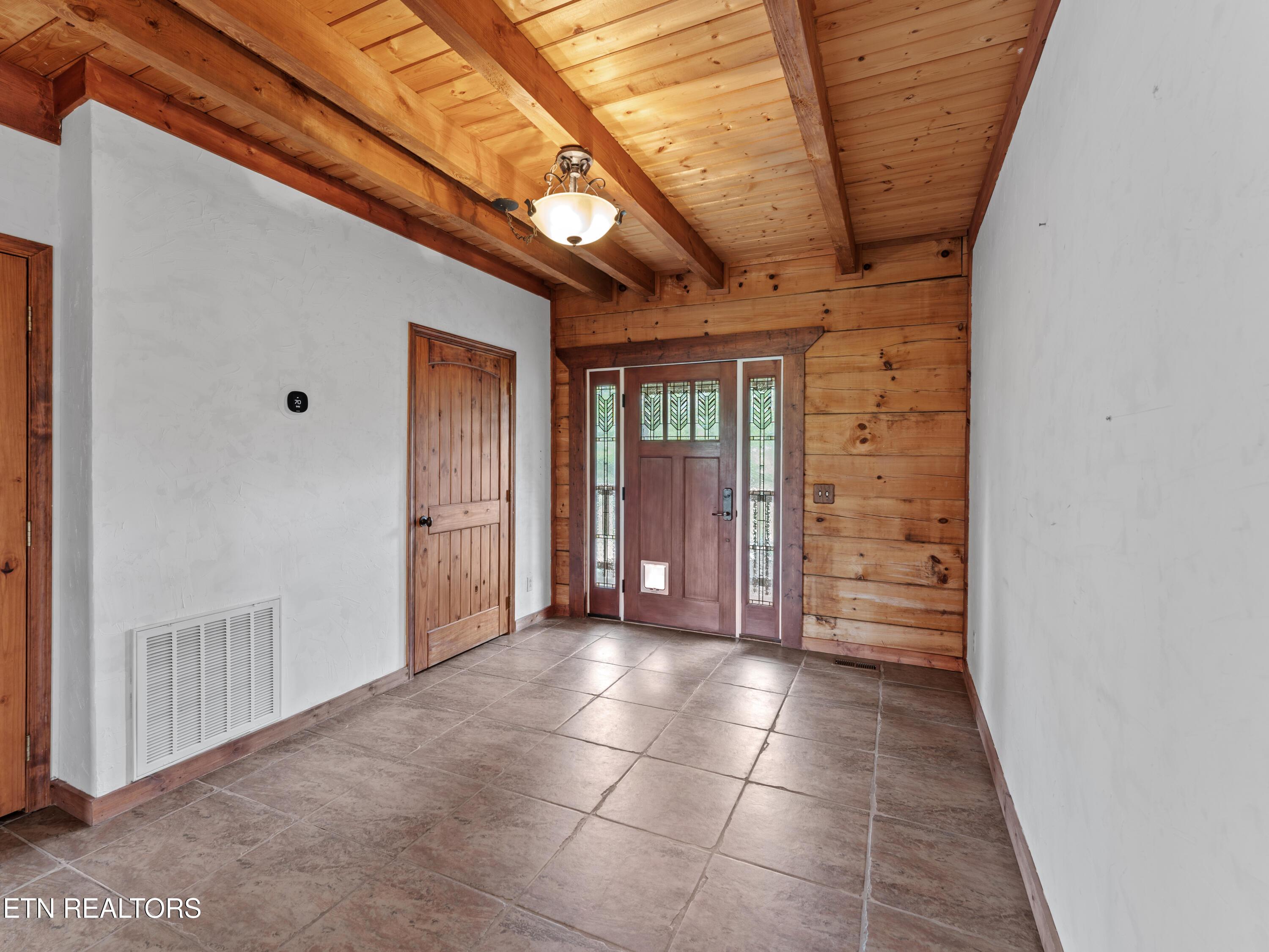 155 George THomas Rd, Vonore, TN - Fort Loudoun and Tellico Lake Real Estate - Image# 8