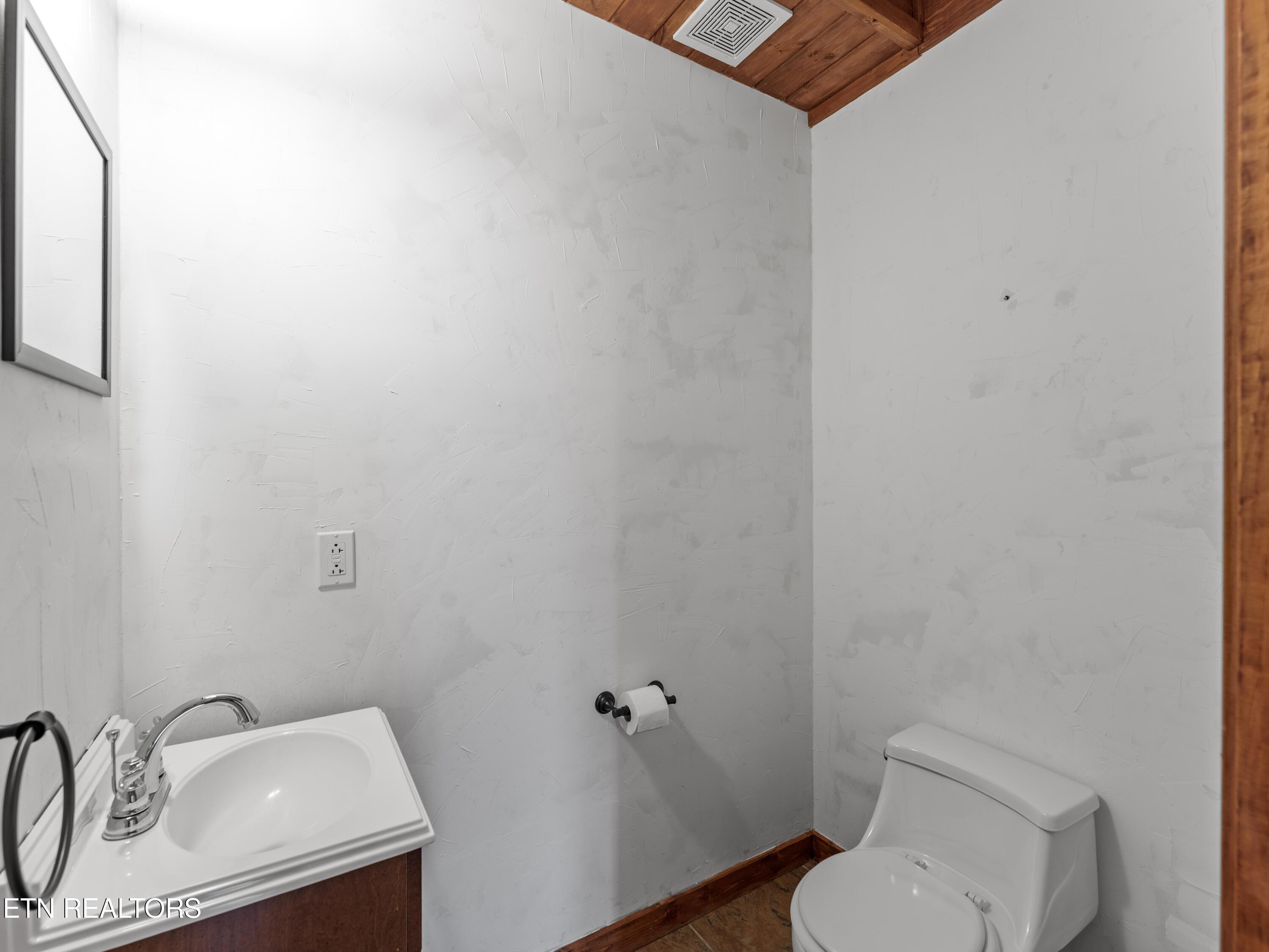 155 George THomas Rd, Vonore, TN - Fort Loudoun and Tellico Lake Real Estate - Image# 22