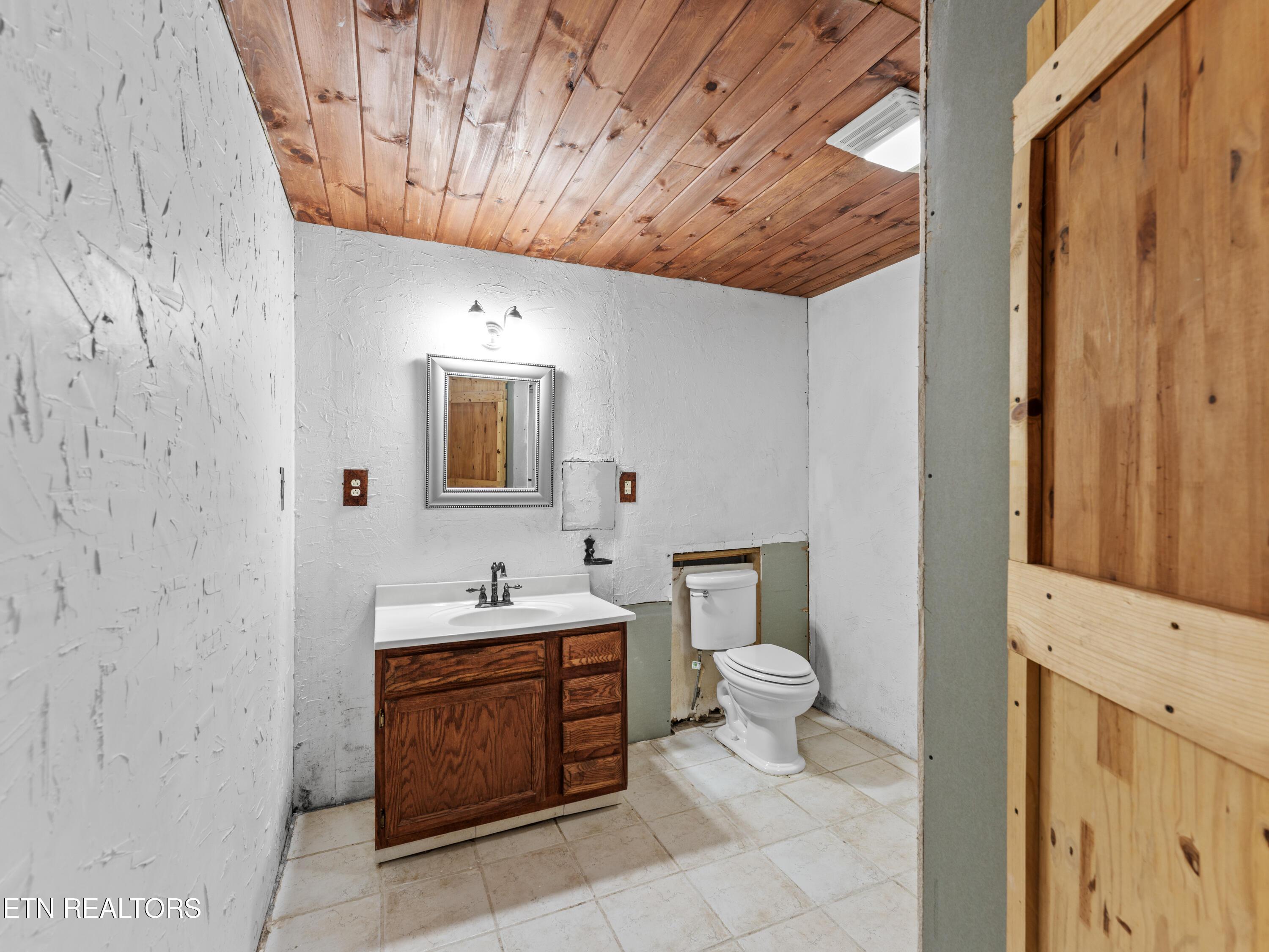 155 George THomas Rd, Vonore, TN - Fort Loudoun and Tellico Lake Real Estate - Image# 45