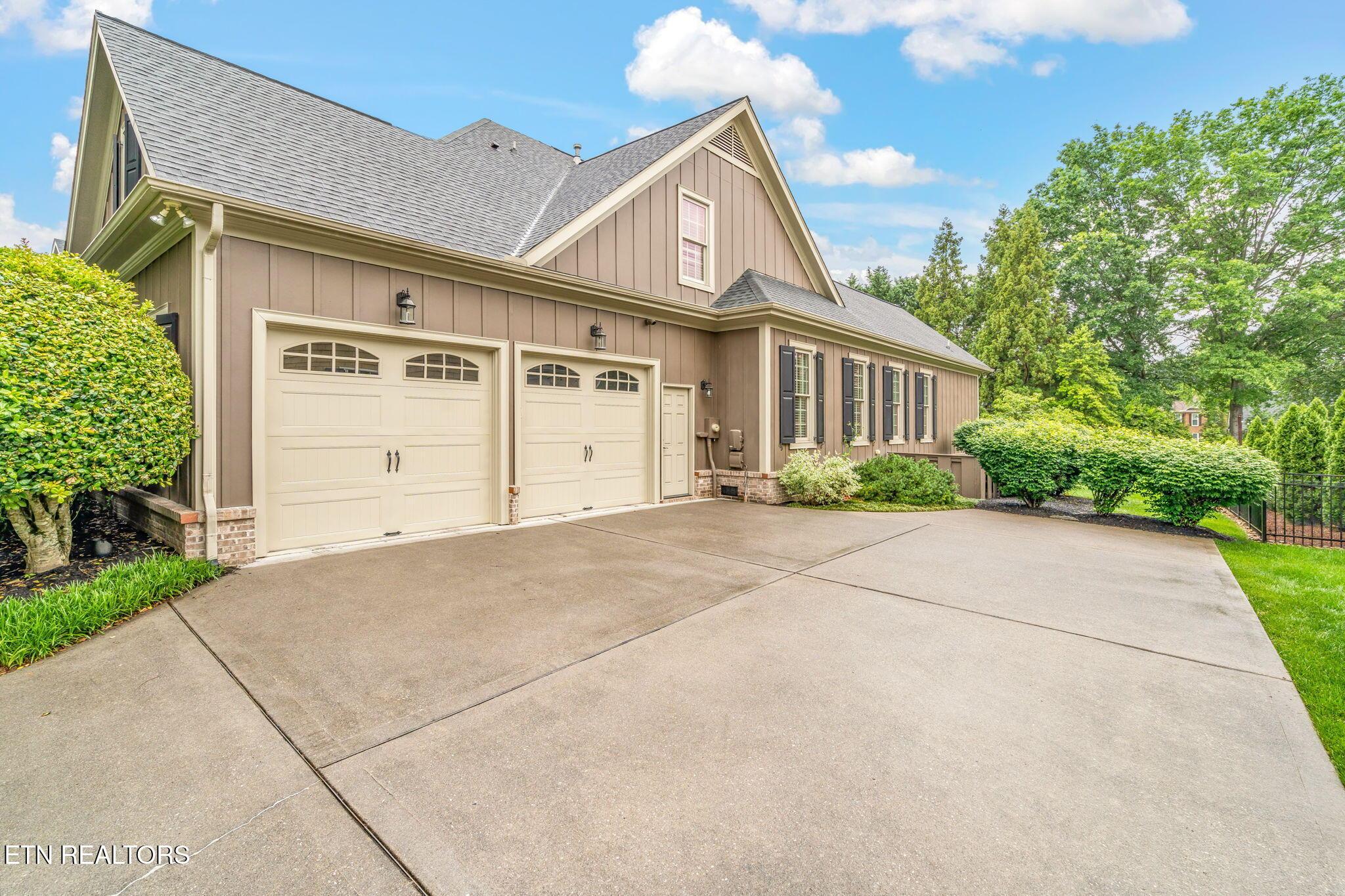 11519 Cottage Creek Lane, Knoxville, TN - Fort Loudoun and Tellico Lake Real Estate - Image# 4